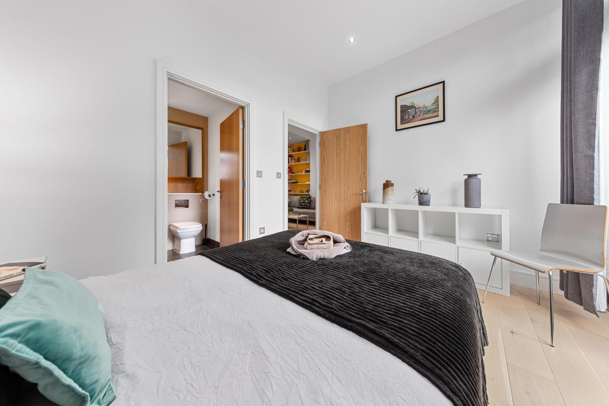Trendy 2 Bed Flat In Greenwich With Car Parking Apartment *