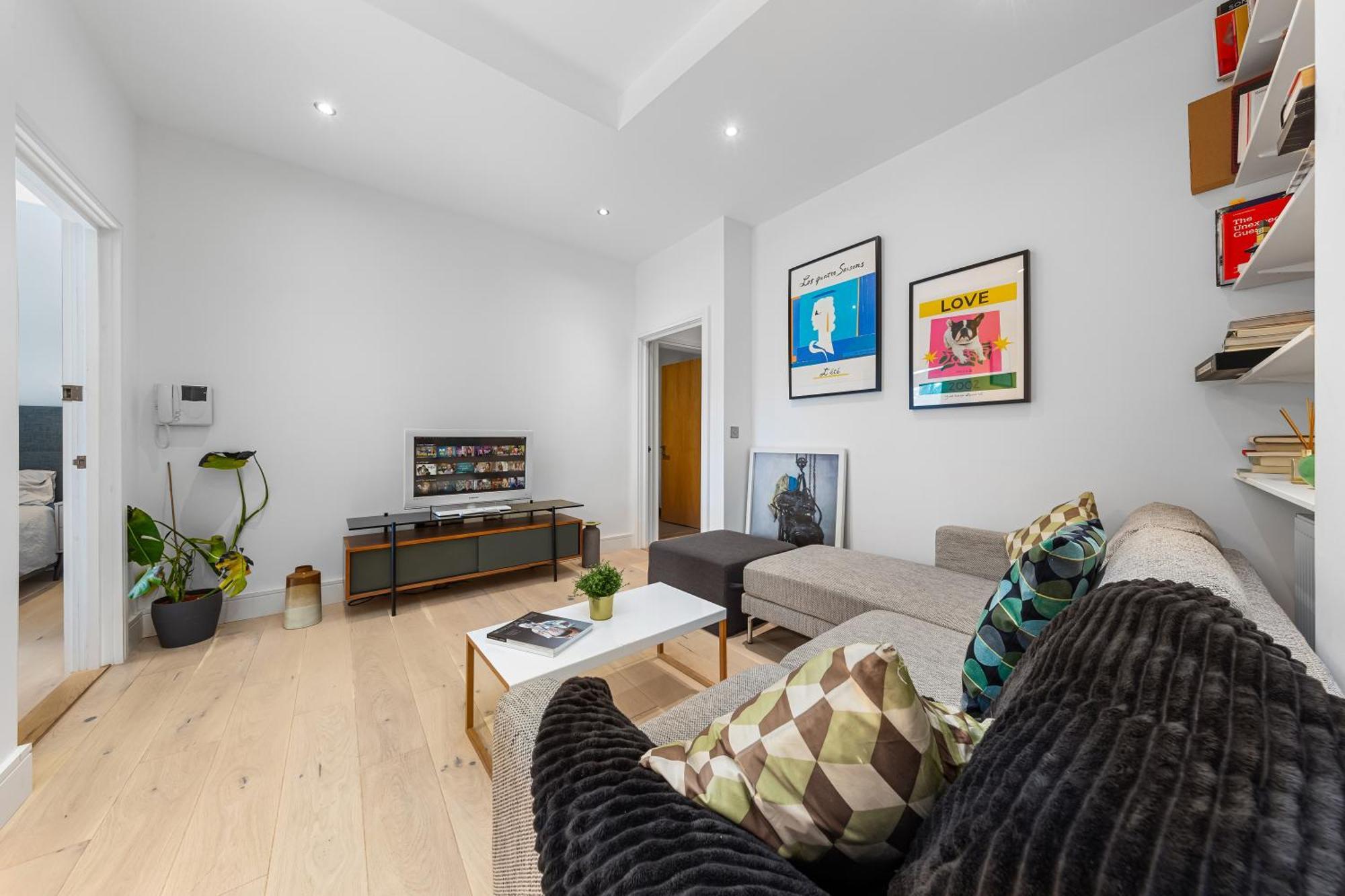 Trendy 2 Bed Flat In Greenwich With Car Parking Apartment London