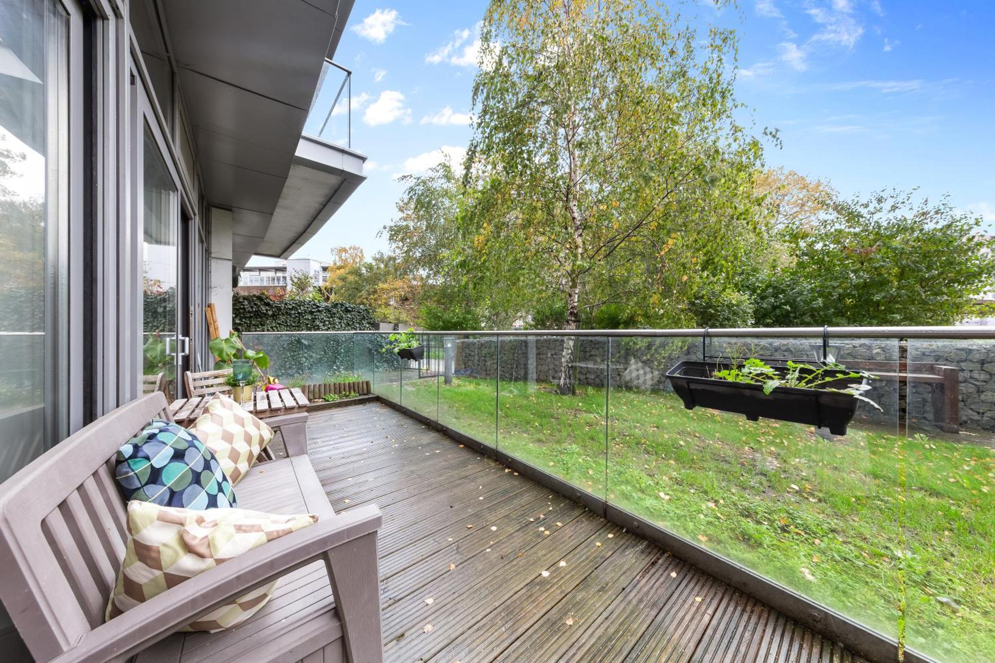 Trendy 2 Bed Flat In Greenwich With Car Parking Apartment London
