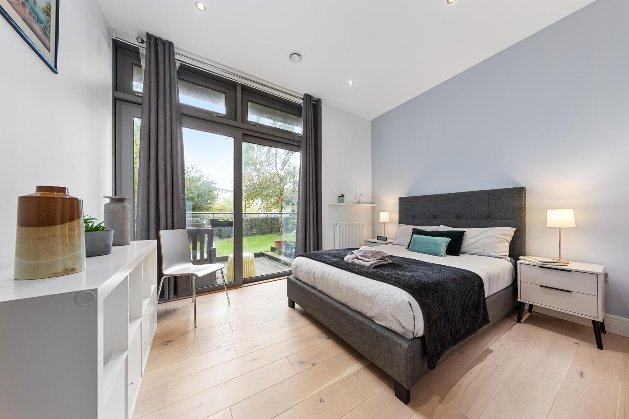 Apartment Trendy 2 Bed Flat In Greenwich With Car Parking