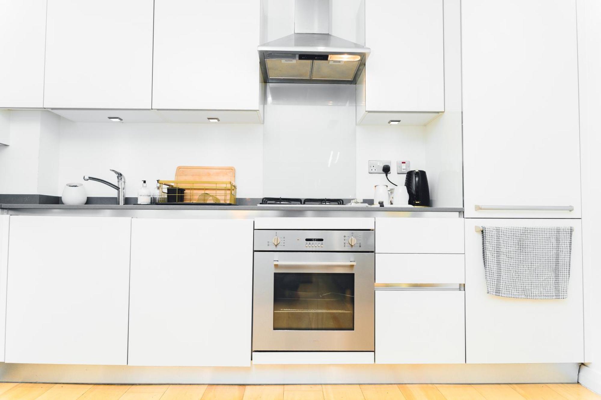 Unique Sky View -2 Bed London