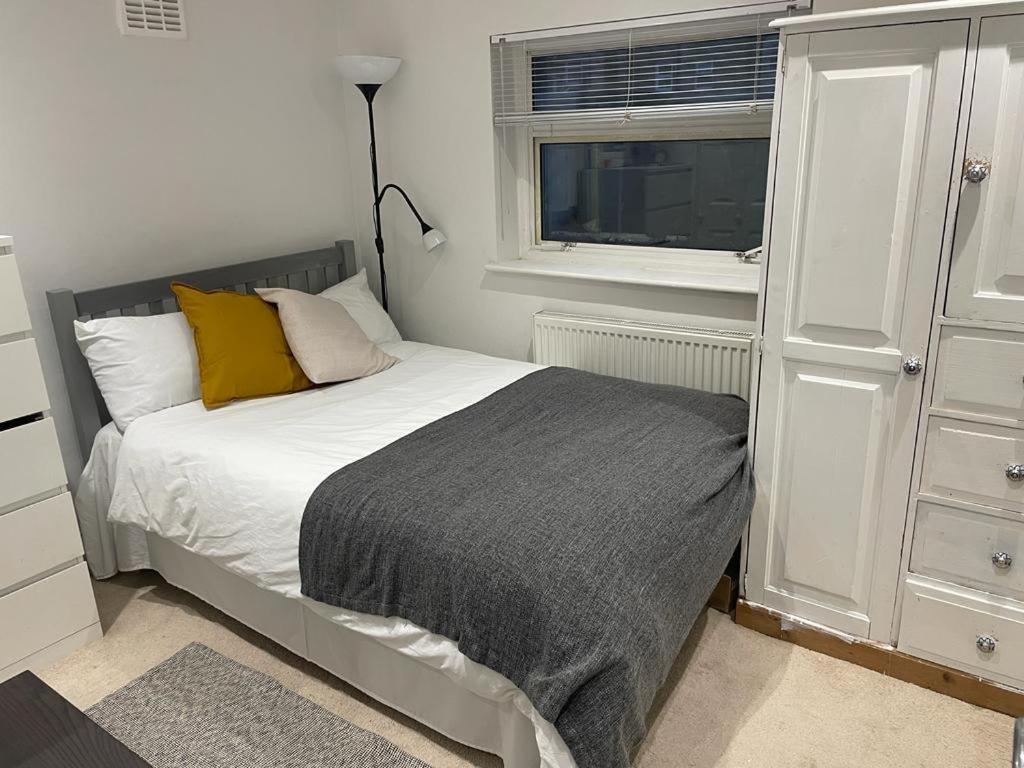 Cozy Private Habitación en casa particular Londres