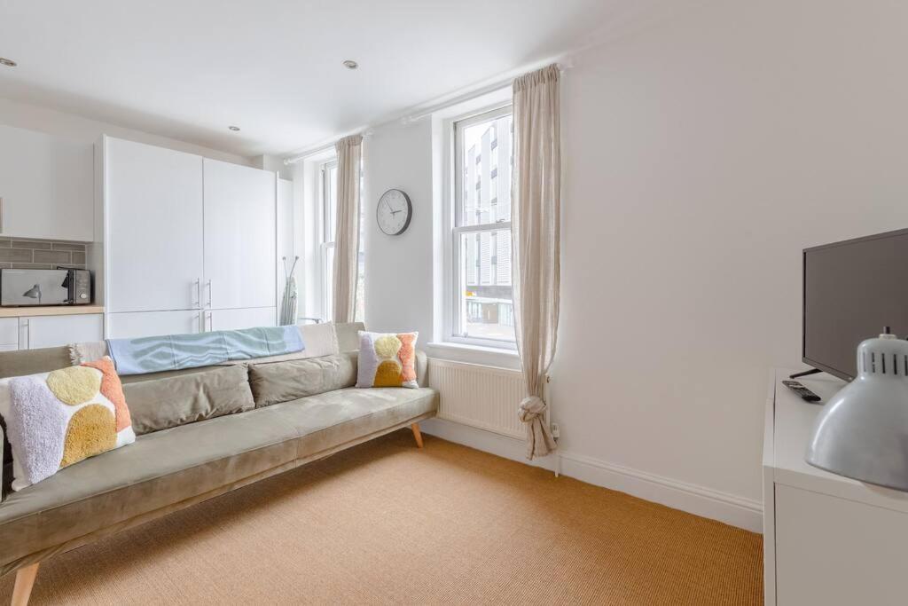 Apartamento Modern 1bd Flat - 15 Min Walk To Bridge