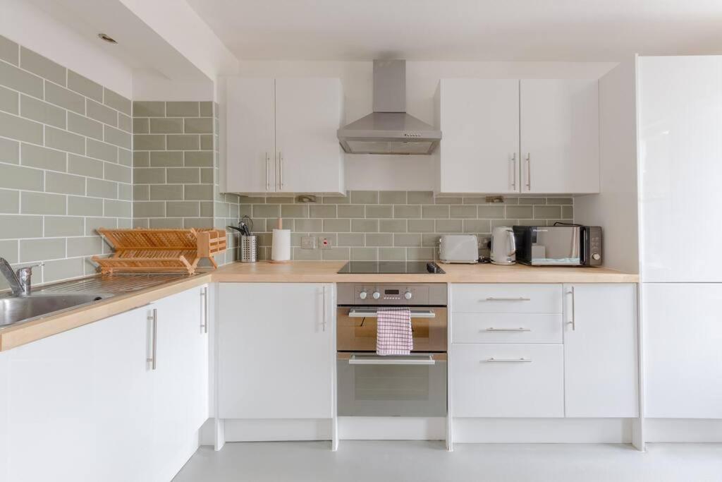 Apartamento Modern 1bd Flat - 15 Min Walk To Bridge