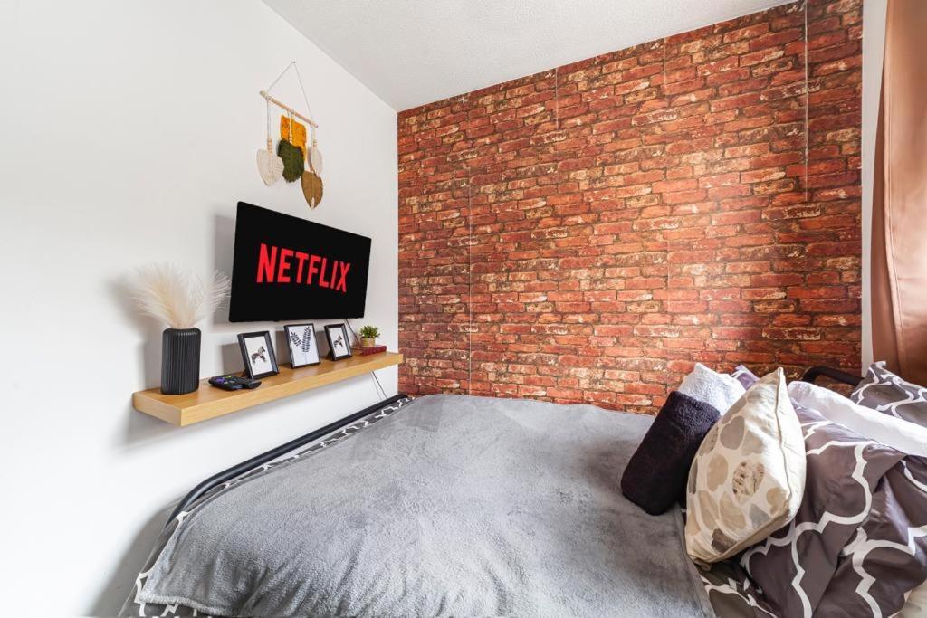 2bed Garden House W/hot Tub, Sauna & Cinema *