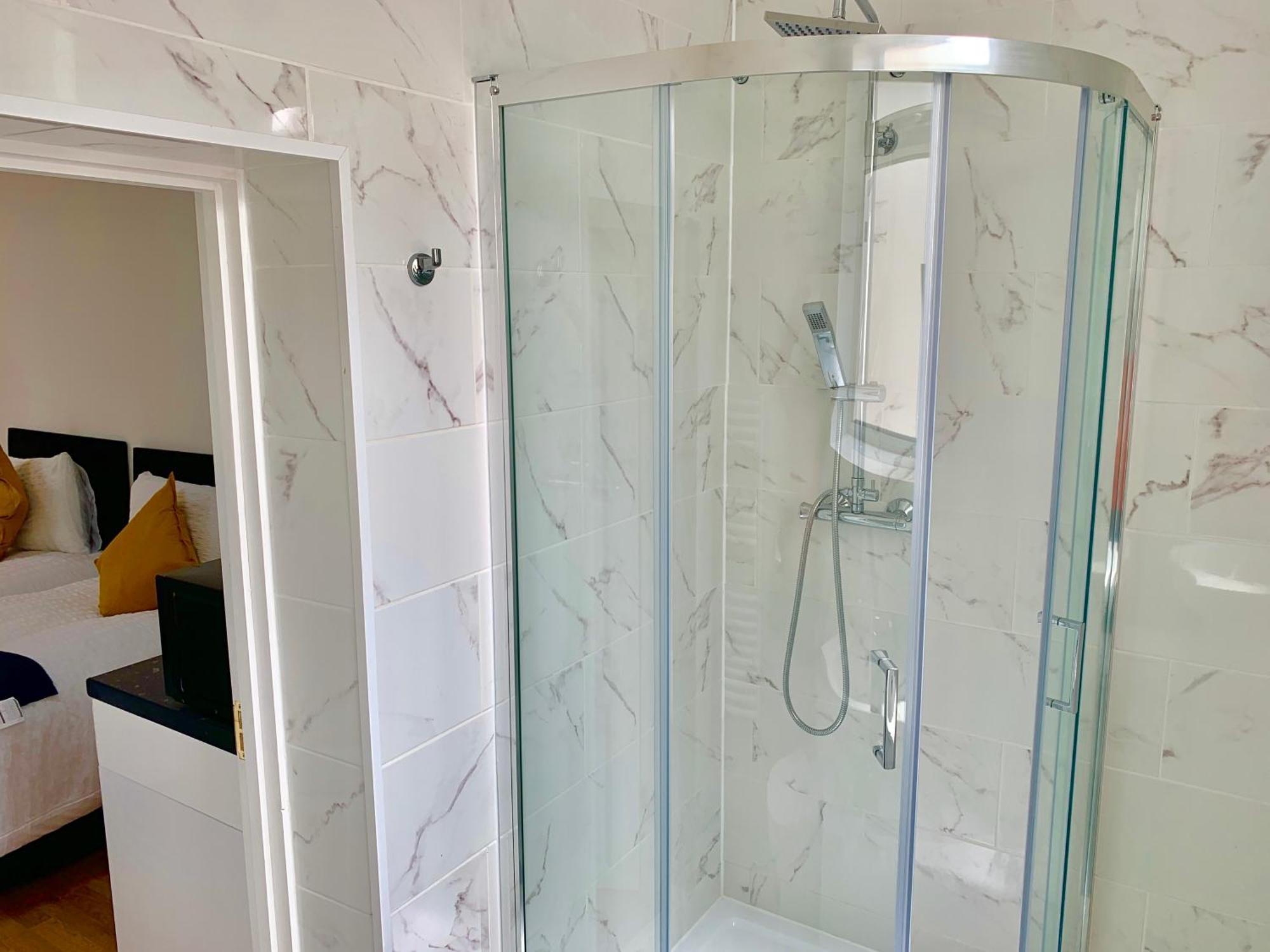 Apartments, Private Bathroom, Kitchenette, Parking, Np2 * Londres