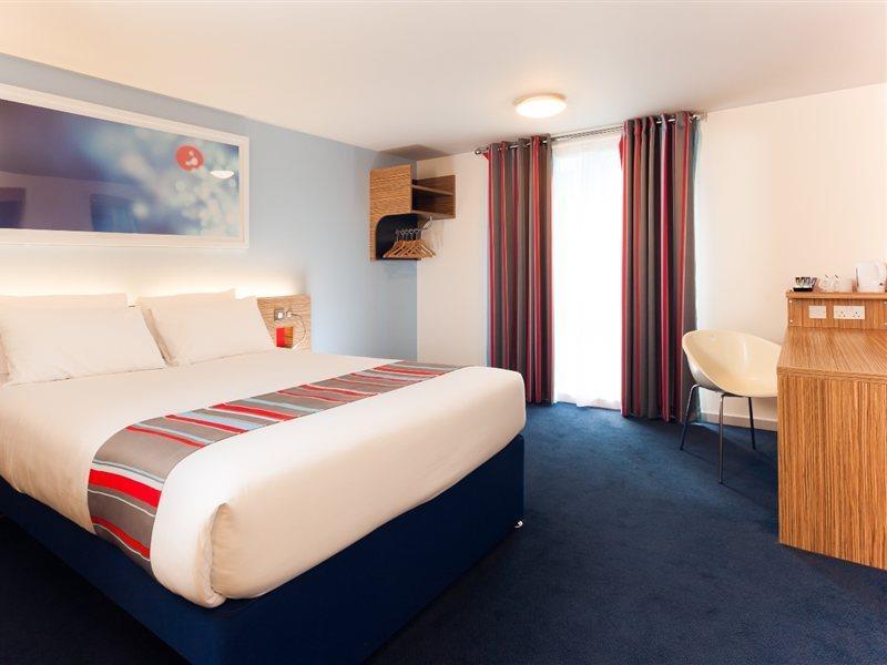 Travelodge Central City Road Hotel 3*