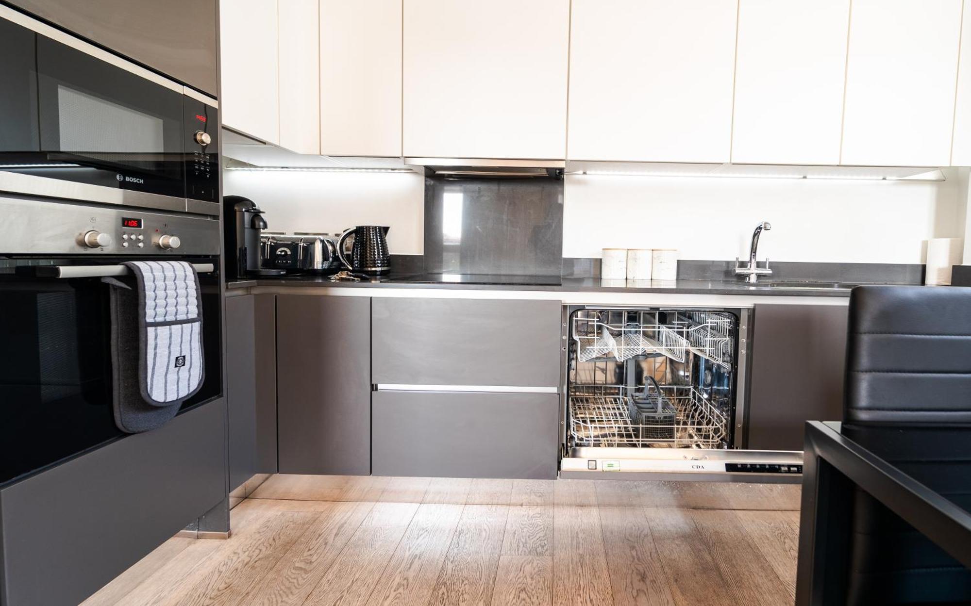 Appartement Luxury Greenwich 2bed 2bath - Sleep 6 Guest- 1 Min From Station - Close To Greenwich Maritime- Playstation Provided Londen