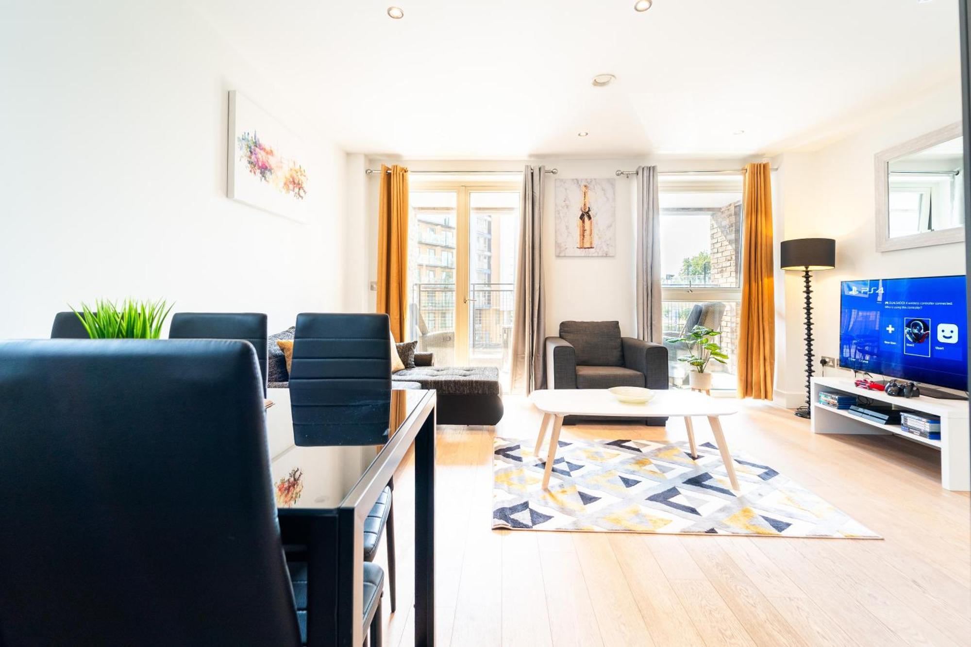 Luxury Greenwich 2bed 2bath - Sleep 6 Guest- 1 Min From Station - Close To Greenwich Maritime- Playstation Provided Londen