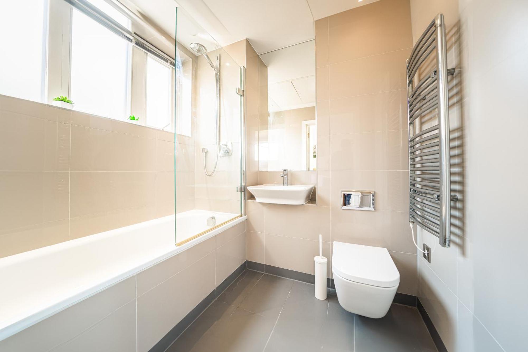 Luxury Greenwich 2bed 2bath - Sleep 6 Guest- 1 Min From Station - Close To Greenwich Maritime- Playstation Provided Appartement *