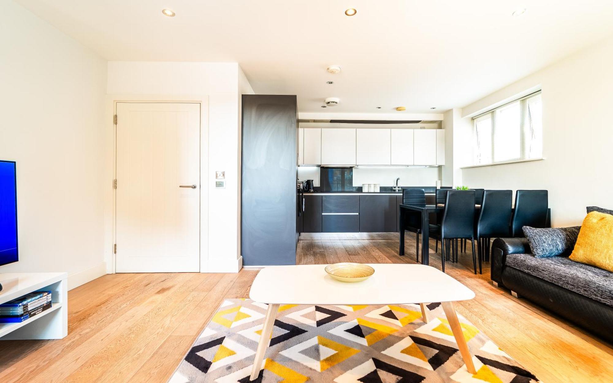 Luxury Greenwich 2bed 2bath - Sleep 6 Guest- 1 Min From Station - Close To Greenwich Maritime- Playstation Provided Appartement Londen