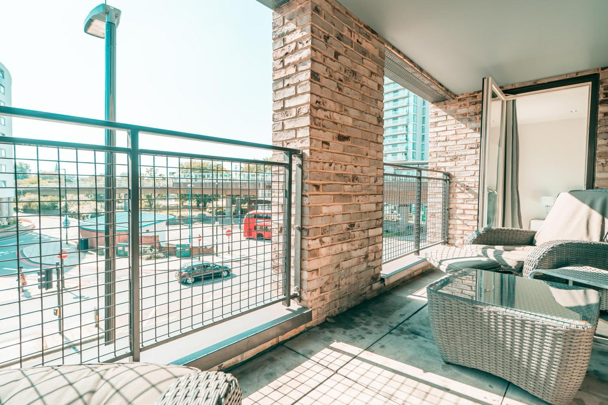 Luxury Greenwich 2bed 2bath - Sleep 6 Guest- 1 Min From Station - Close To Greenwich Maritime- Playstation Provided Appartement