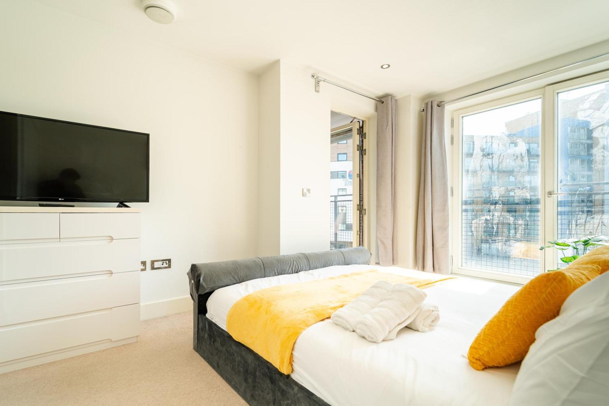 Luxury Greenwich 2bed 2bath - Sleep 6 Guest- 1 Min From Station - Close To Greenwich Maritime- Playstation Provided Appartement