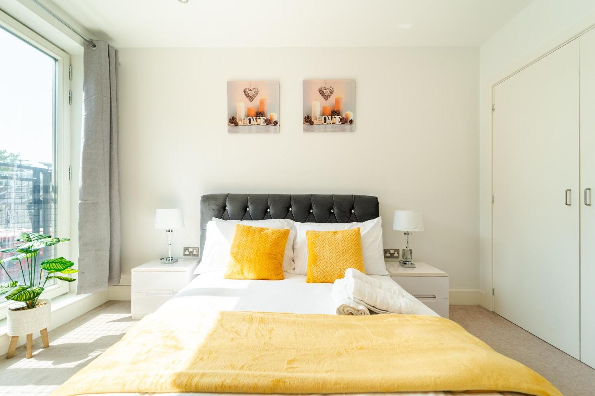 Luxury Greenwich 2bed 2bath - Sleep 6 Guest- 1 Min From Station - Close To Greenwich Maritime- Playstation Provided Appartement Londen