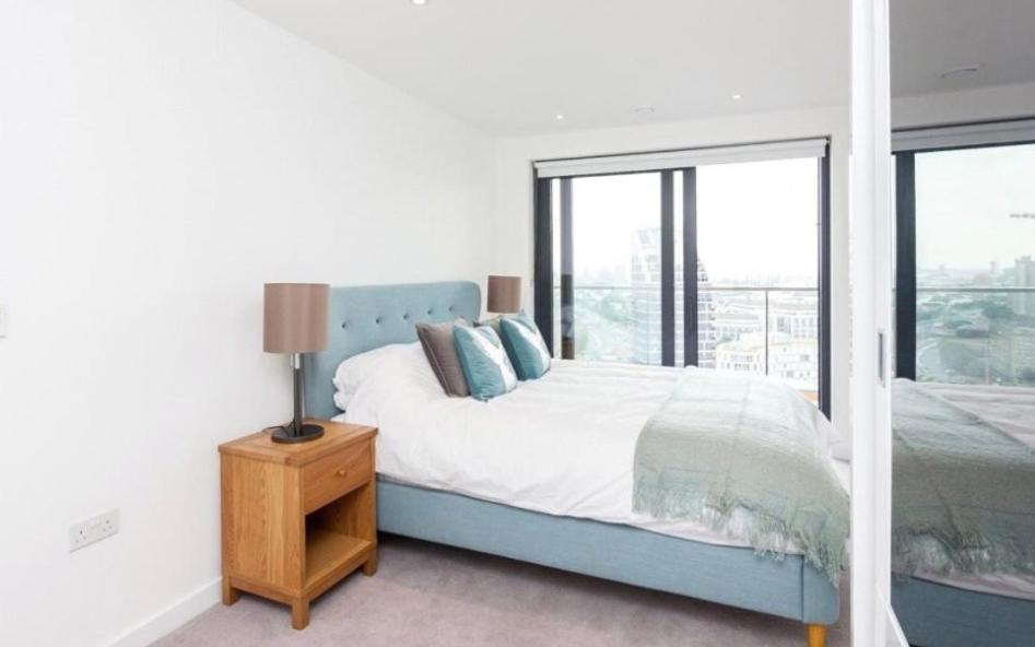Apartment Stunning 2 Bed - Canary Wharf *