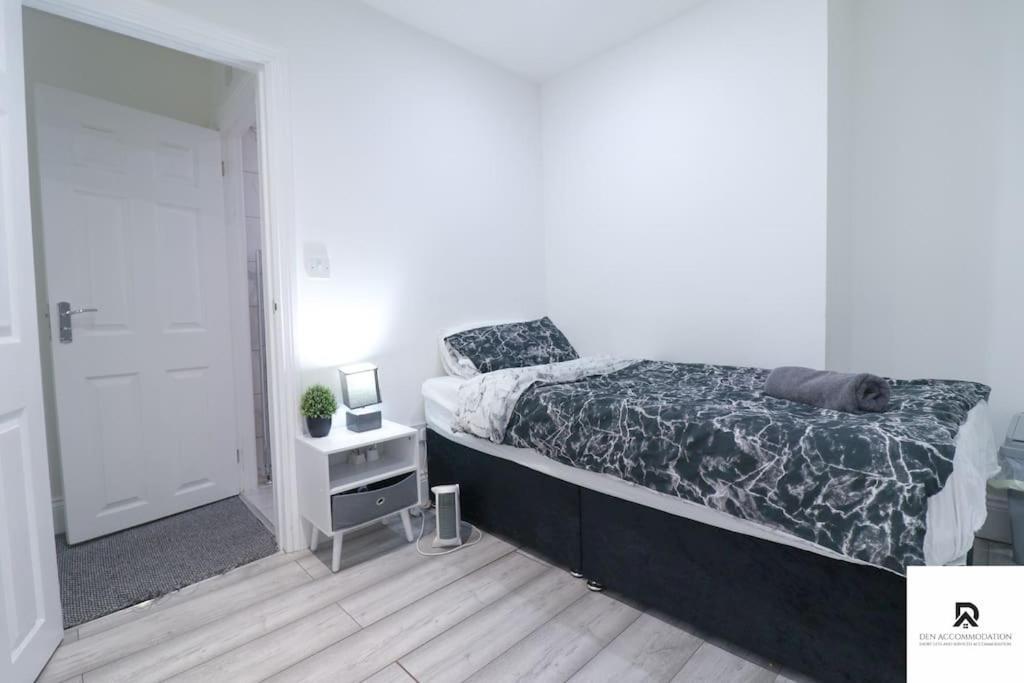 Den & Short Lets Greenwich - 3 Bed House * Londres