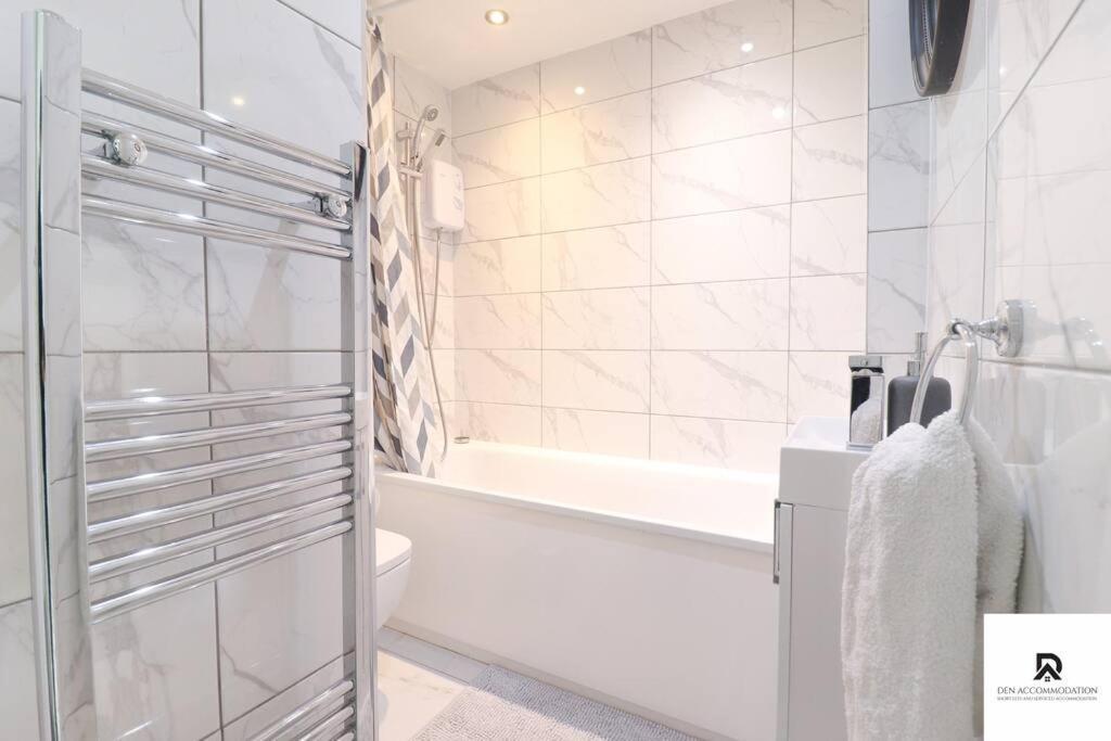 Den & Short Lets Greenwich - 3 Bed House Londres