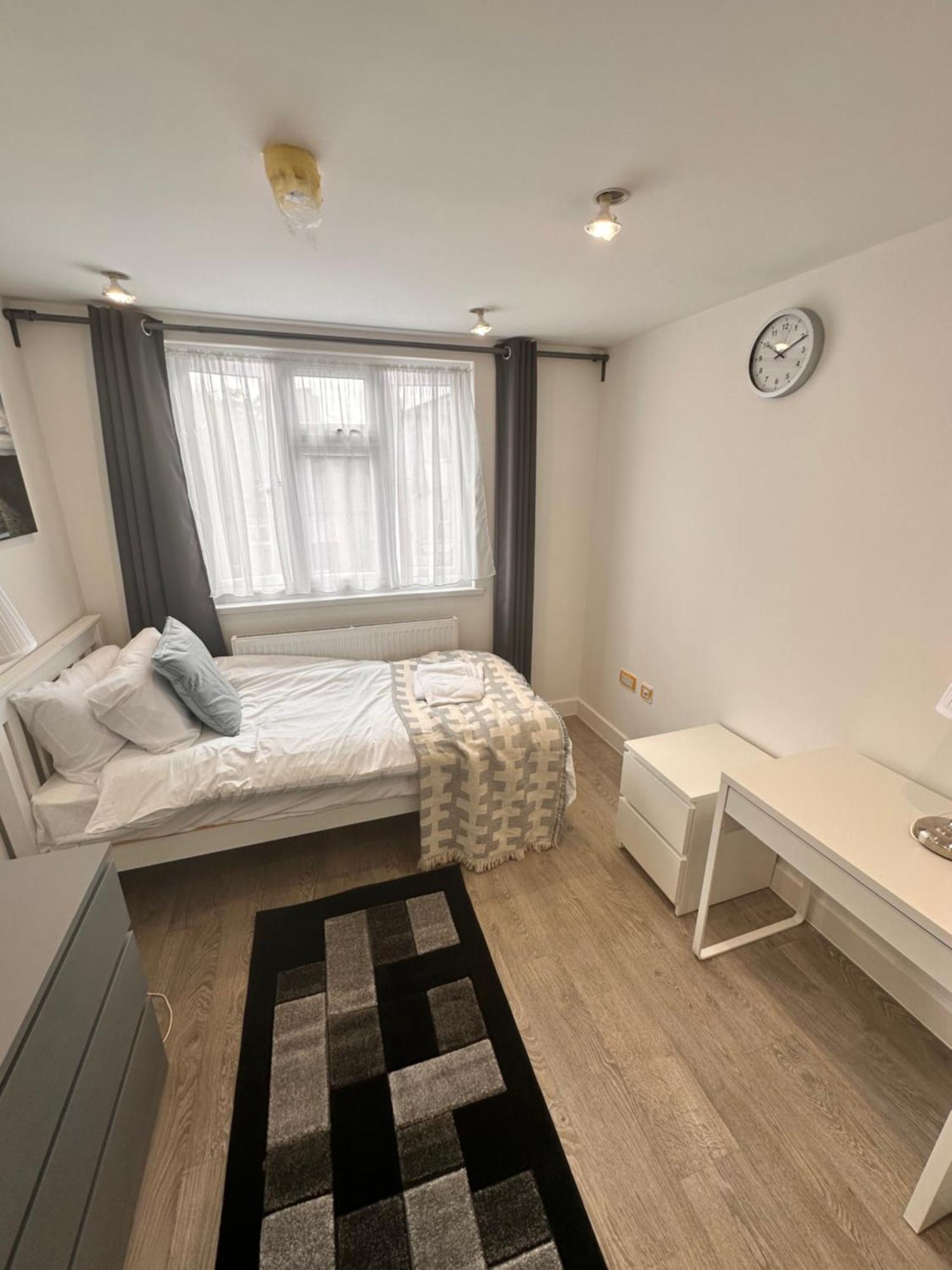 Gasthof Double And Single In Bromley By Bow London