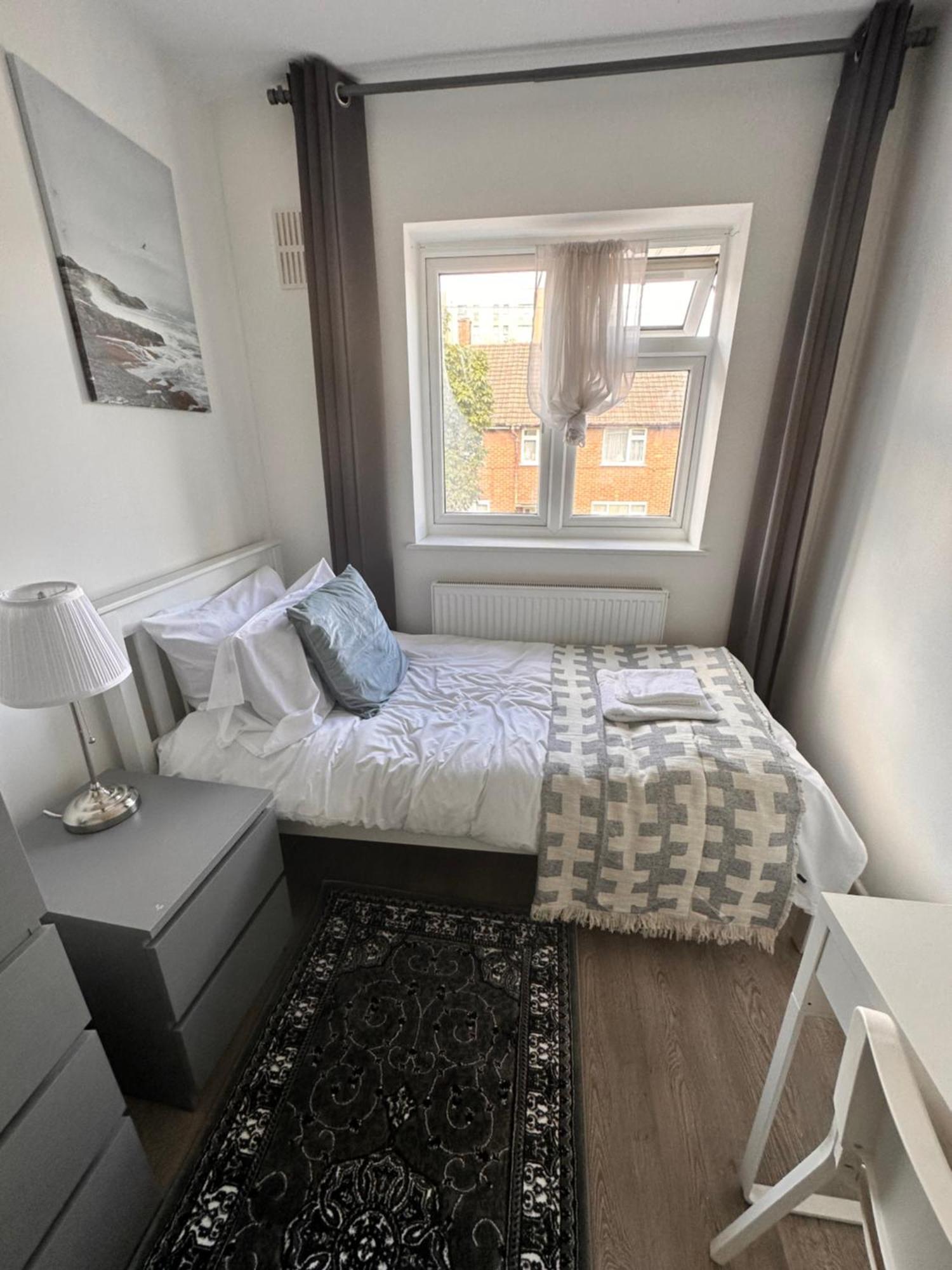 Double And Single In Bromley By Bow Gasthof London