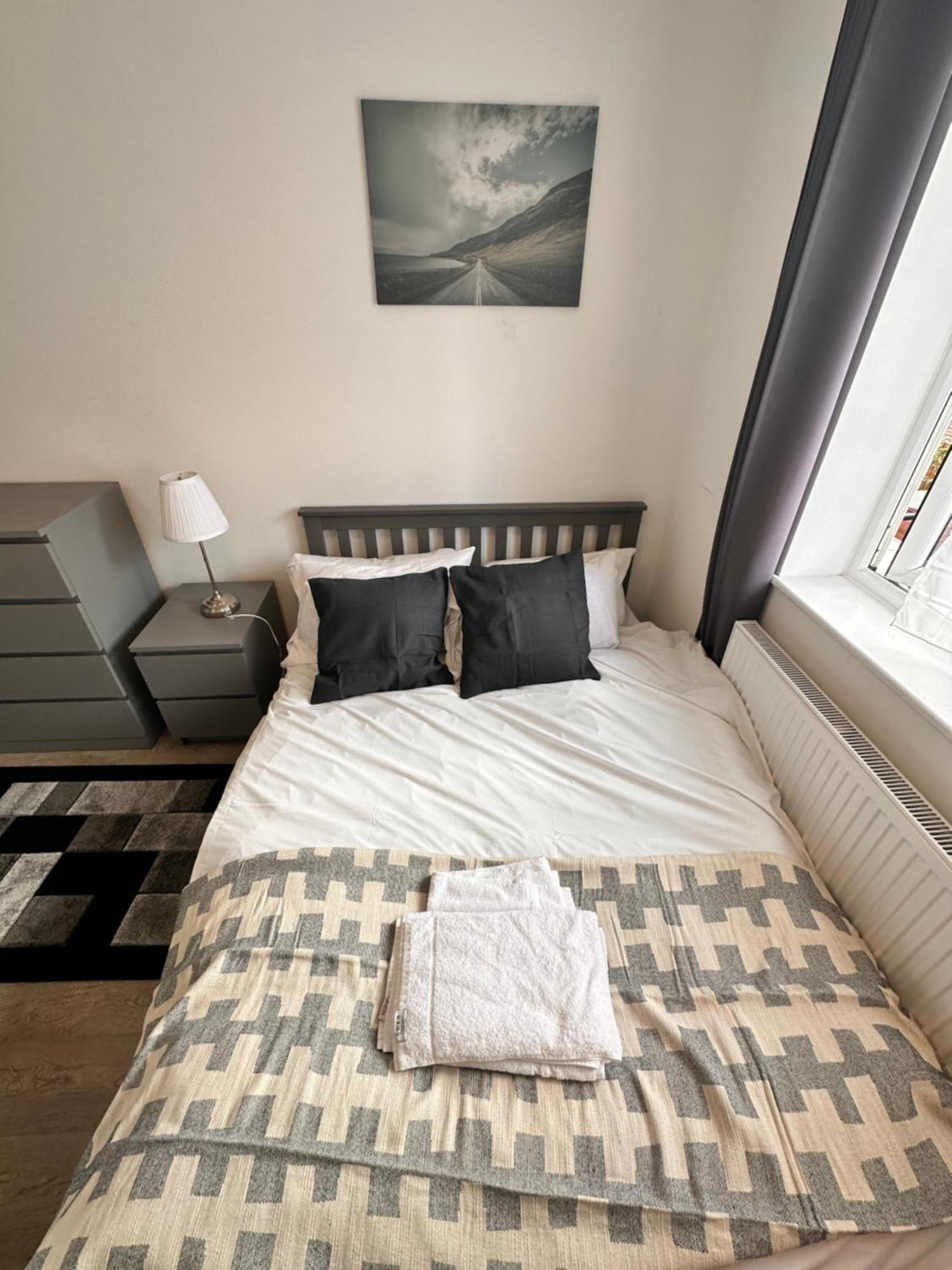 Gasthof Double And Single In Bromley By Bow London