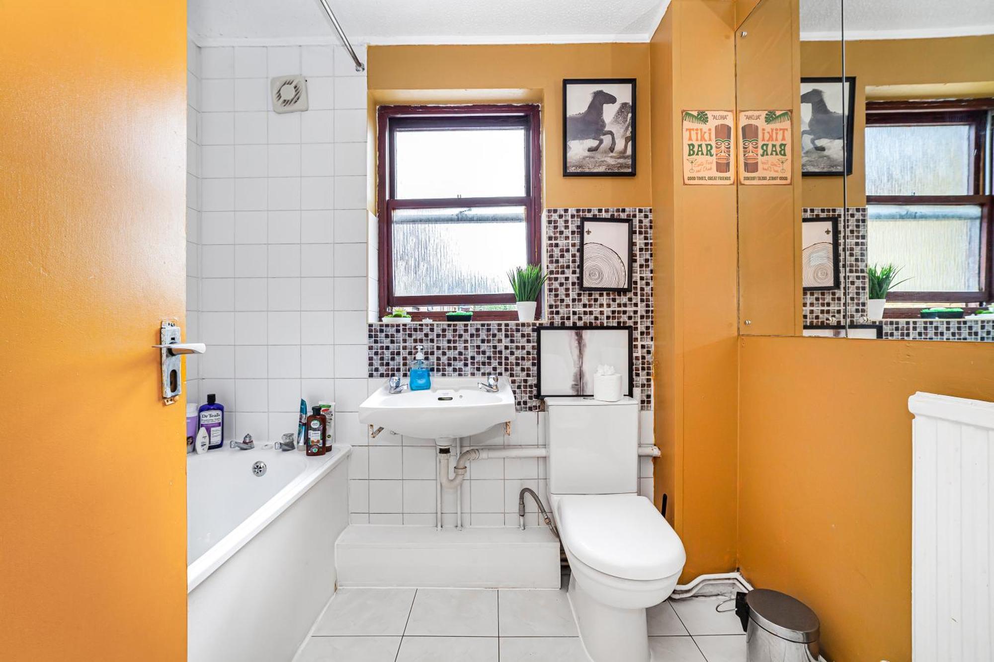 Сasa de vacaciones 2bed Garden House W/hot Tub, Sauna & Cinema
