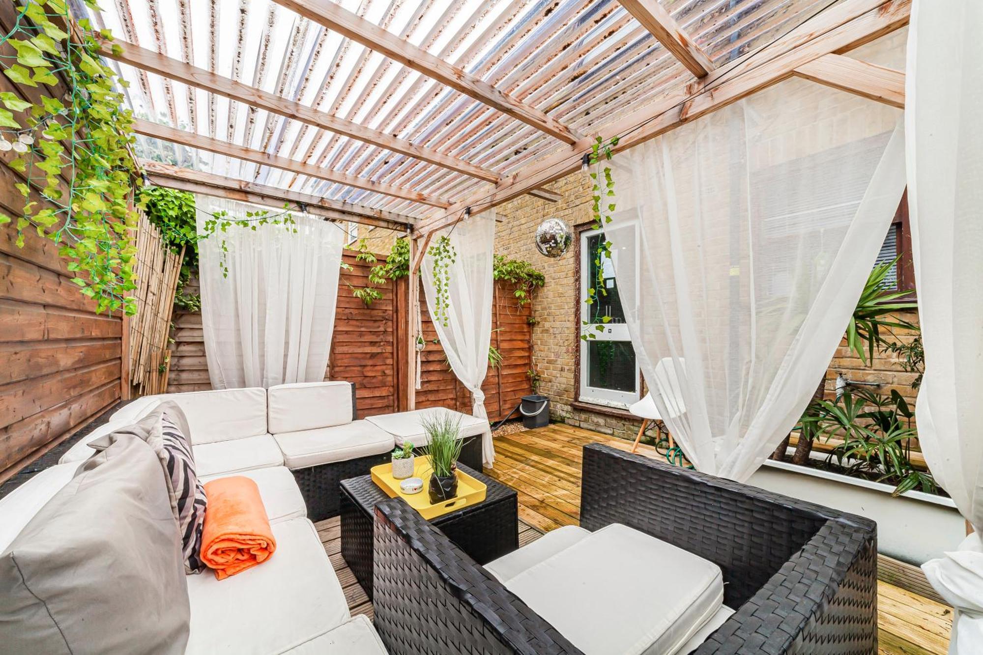 2bed Garden House W/hot Tub, Sauna & Cinema Сasa de vacaciones