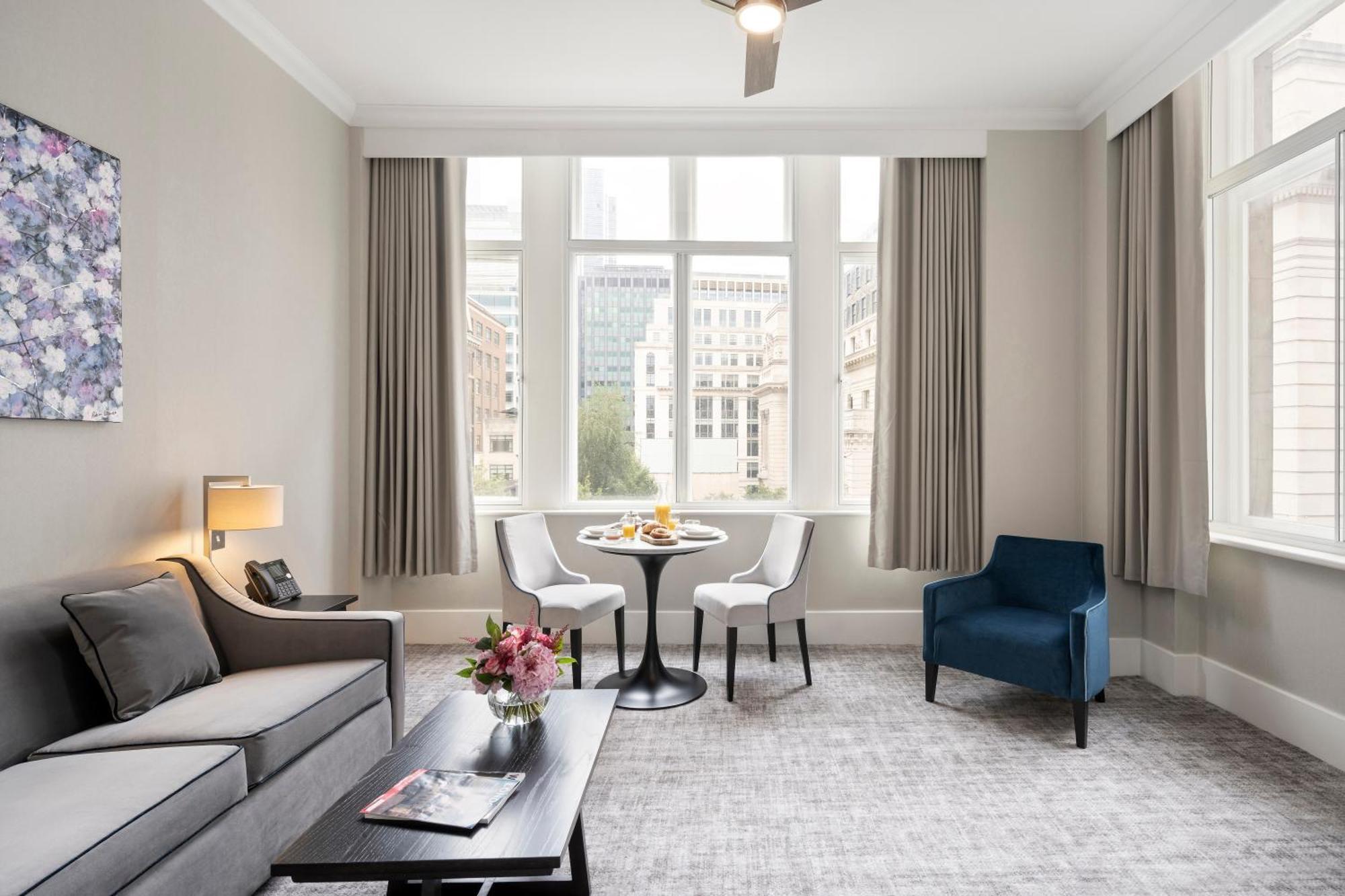 Apartahotel Tower Residences By Blue Orchid *