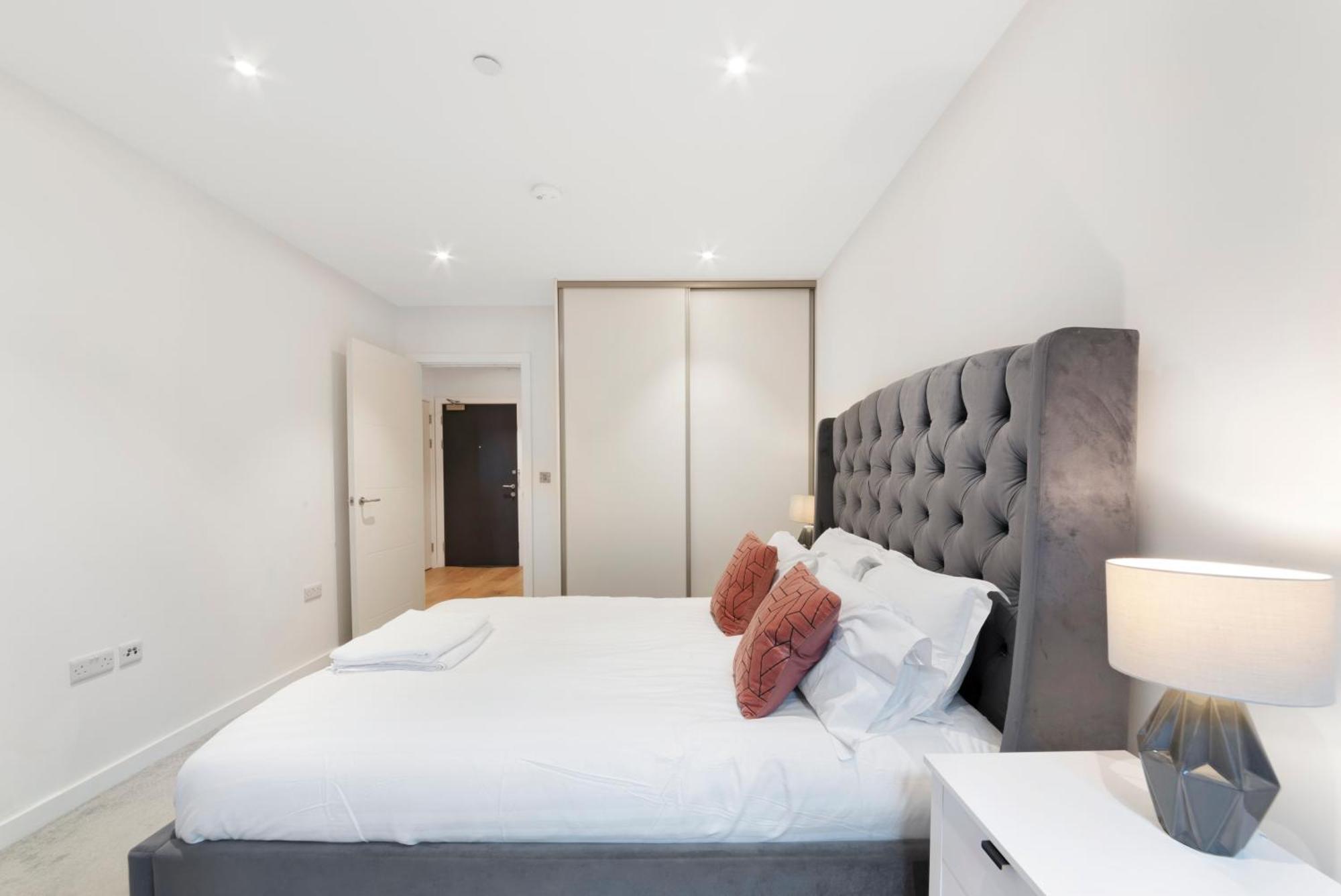 1 Bedroom Close To Tower Hill Appartement