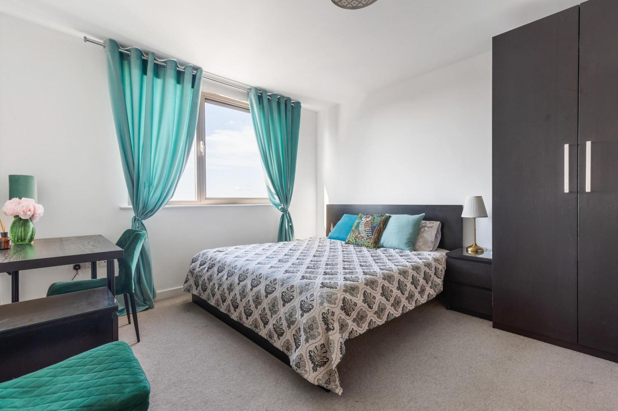 Apartment View Short Walk To Tower Bridge, Free Car Parking