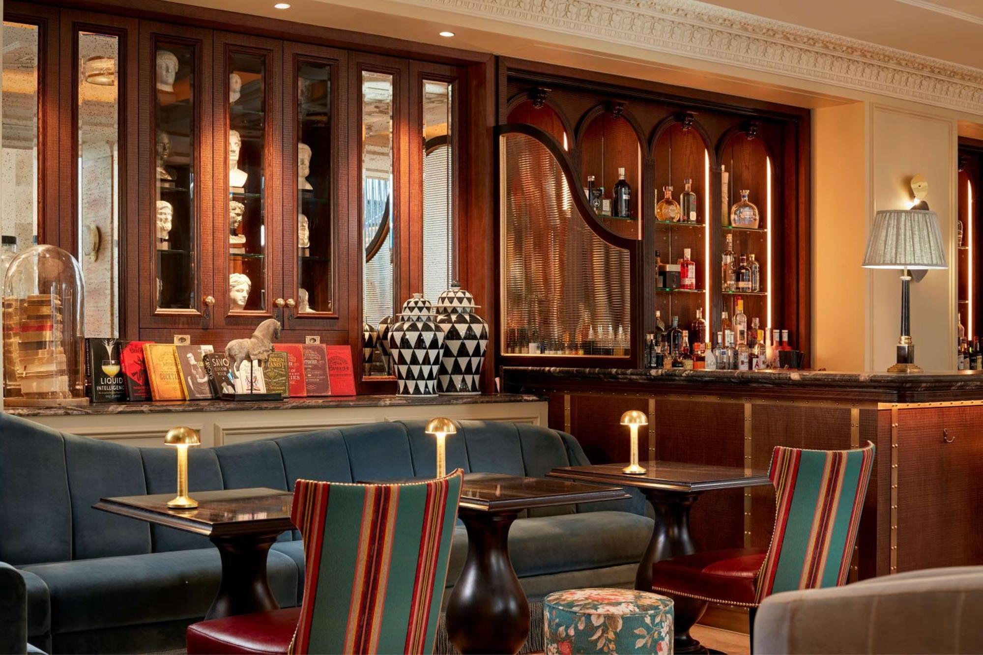 100 Queen's Gate London, Curio Collection By Hilton