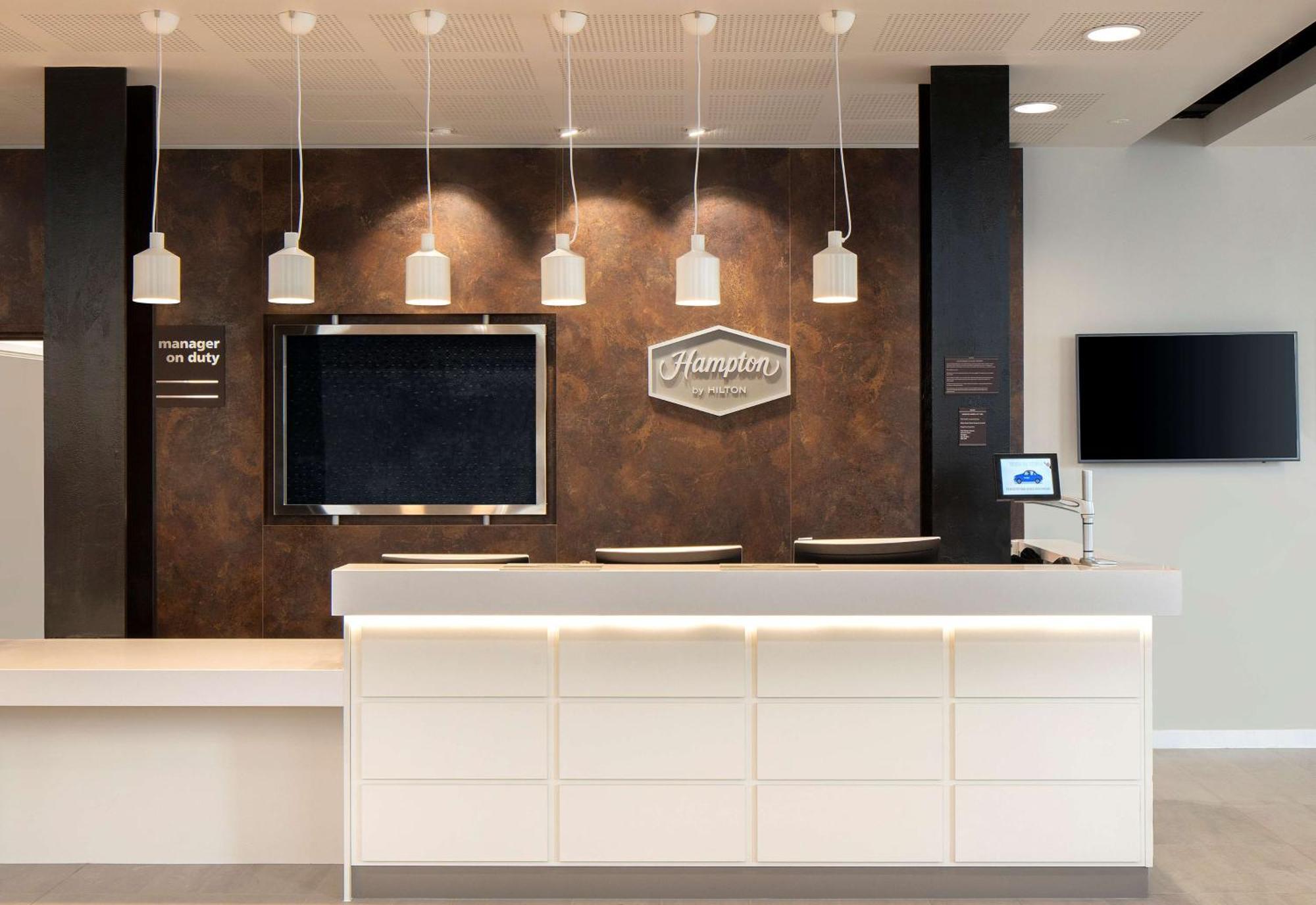 Hampton By Hilton Docklands Hotel 3*