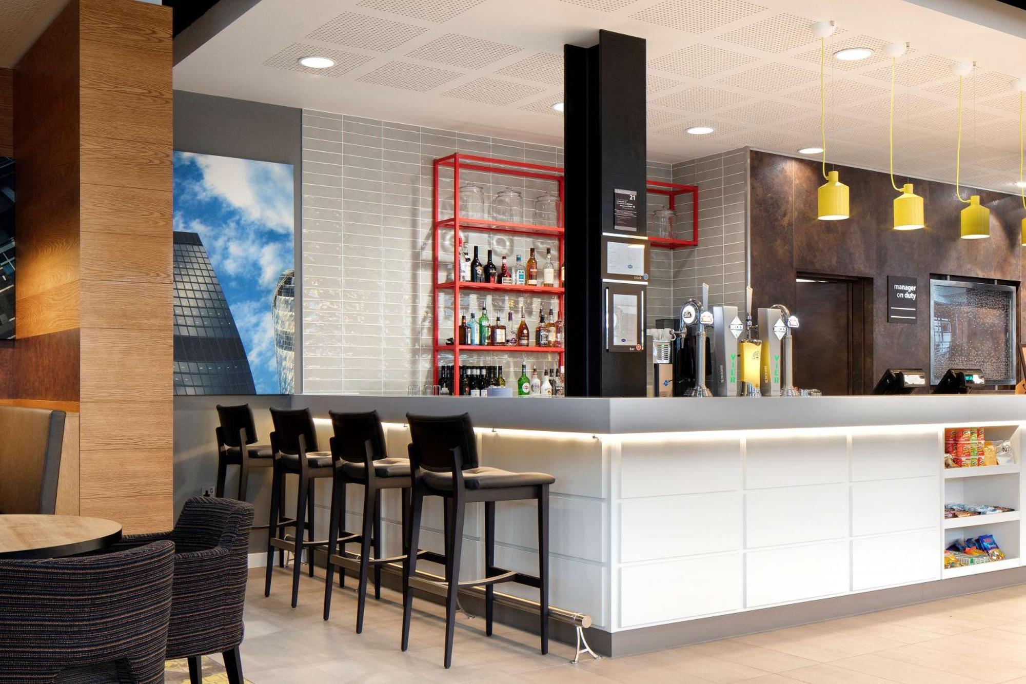 Hotel Hampton By Hilton Docklands 3*