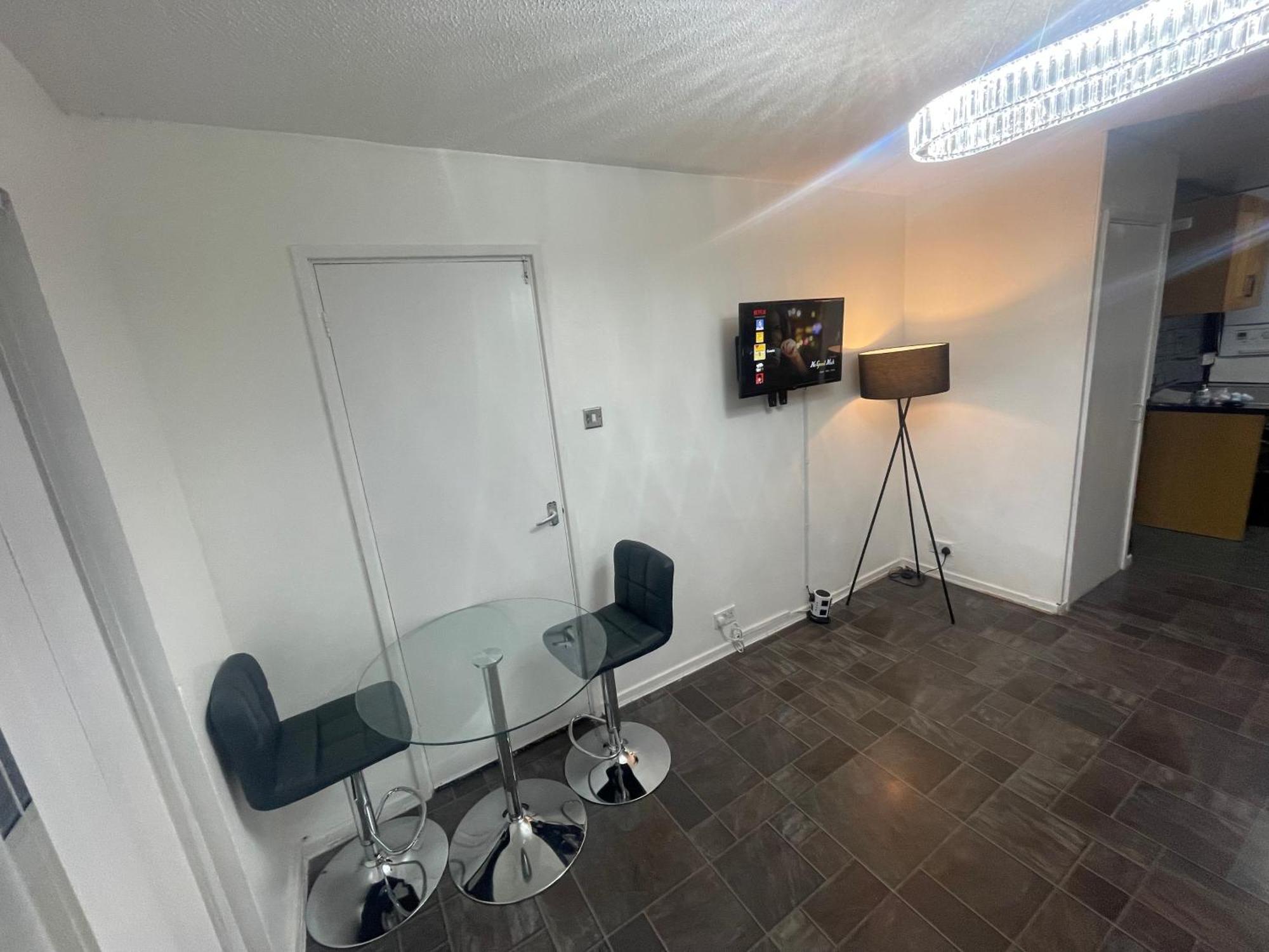 New! 4 Bedroom House With Garden And Lawn * Londres