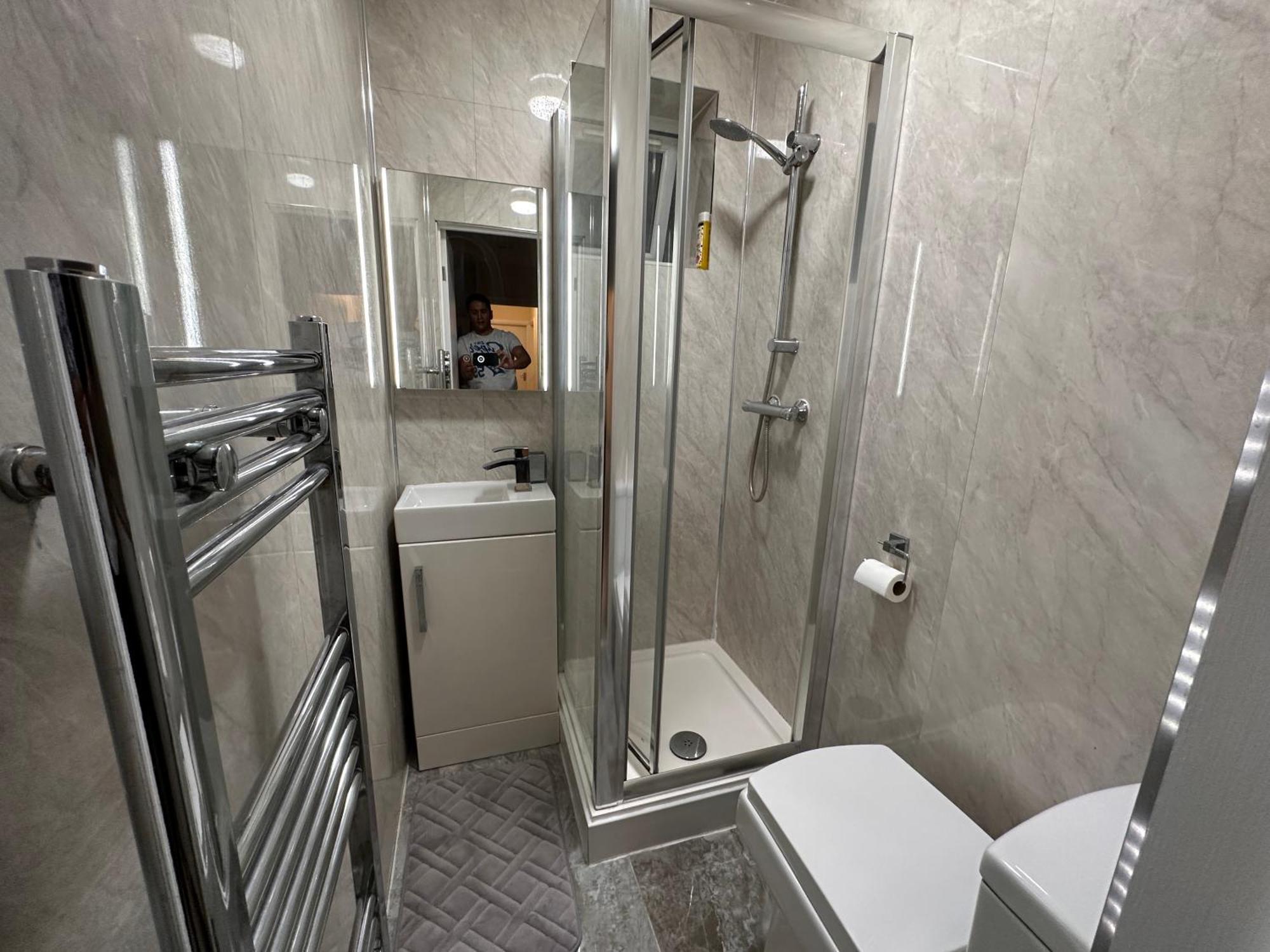 5 Bed 5 Bath / Brick Lane E1 *