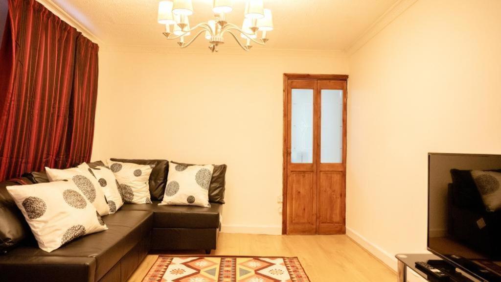 Spacious 2 Bedroom Flat Appartement