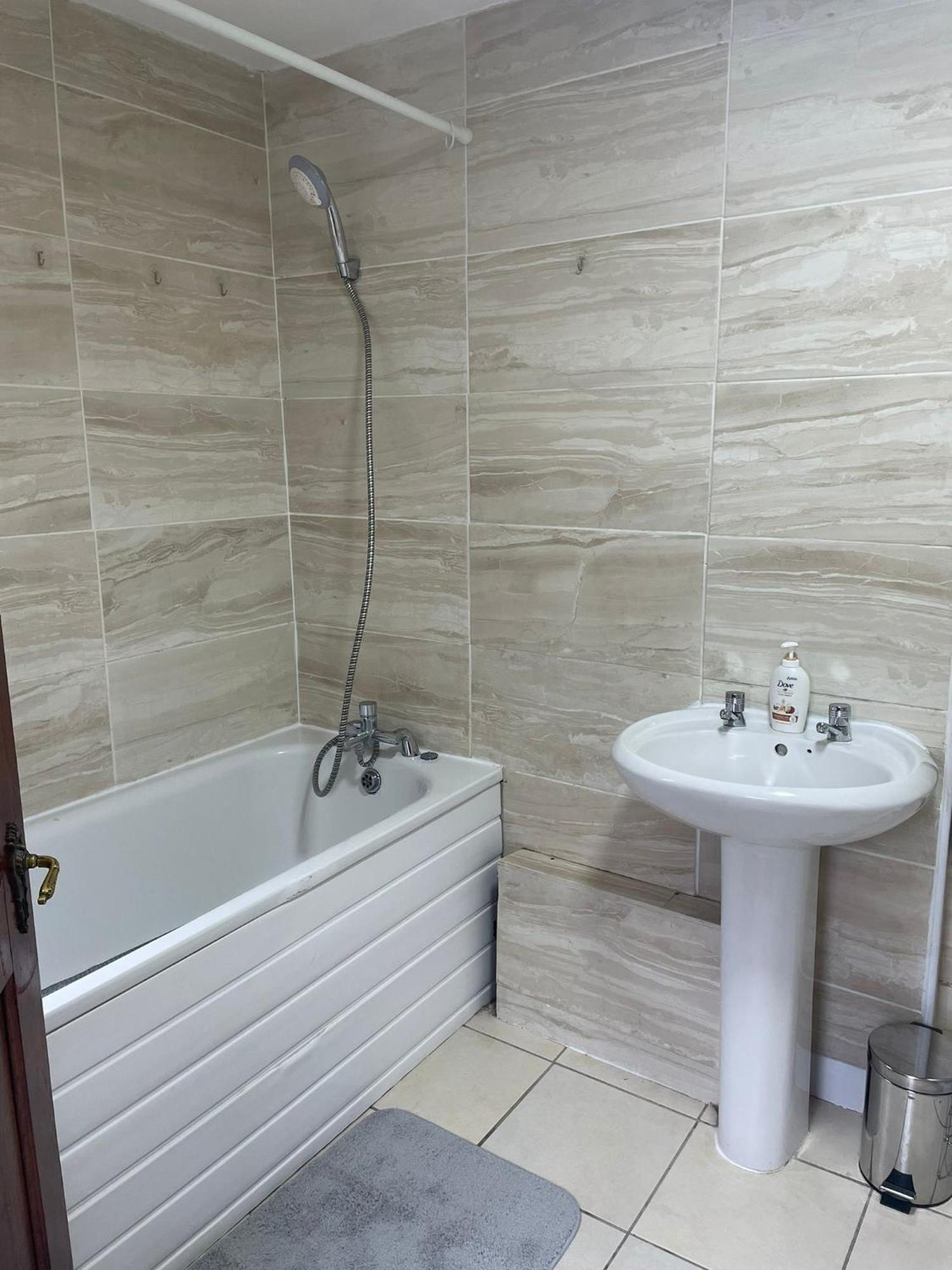 Spacious 2 Bedroom Flat * Londres