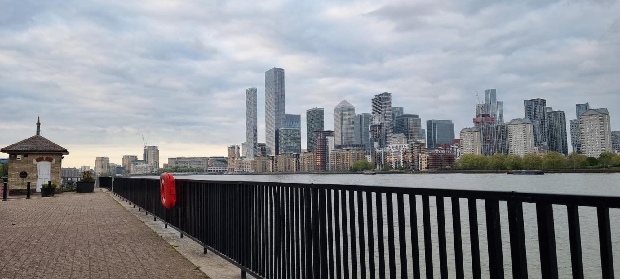 Riverside 3br With Easy Transport 20mins To Centre Appartement *
