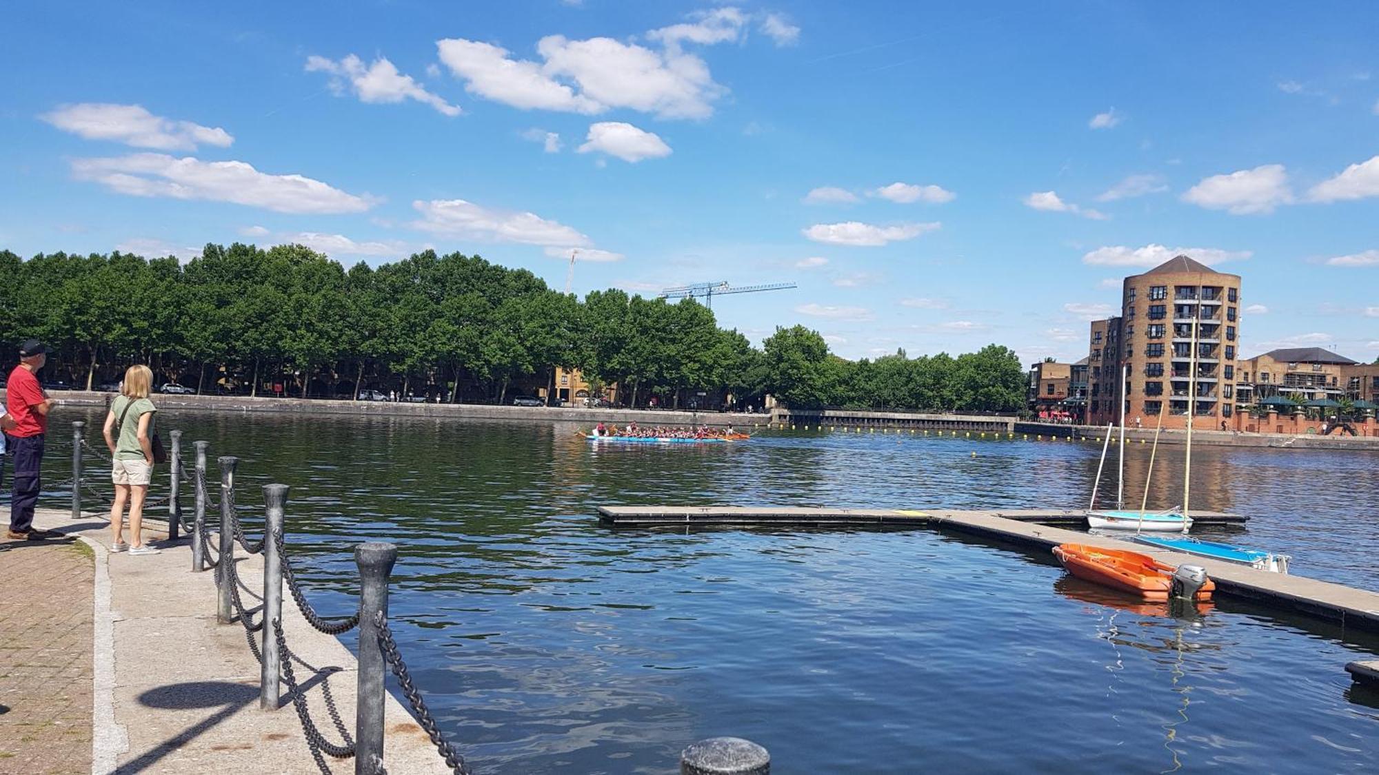 Appartement Riverside 3br With Easy Transport 20mins To Centre *