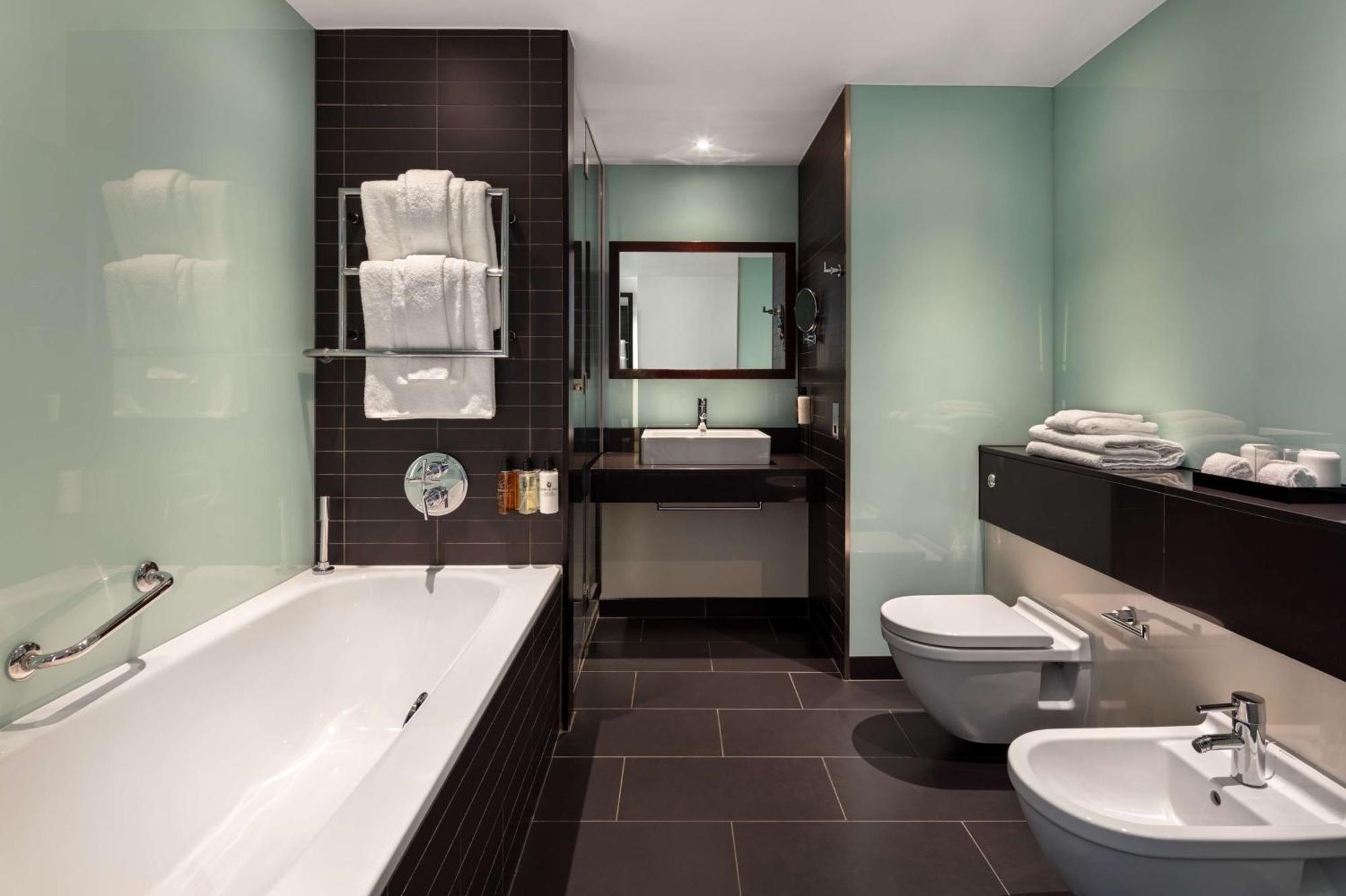 Radisson Blu Hotel, Canary Wharf East 4*