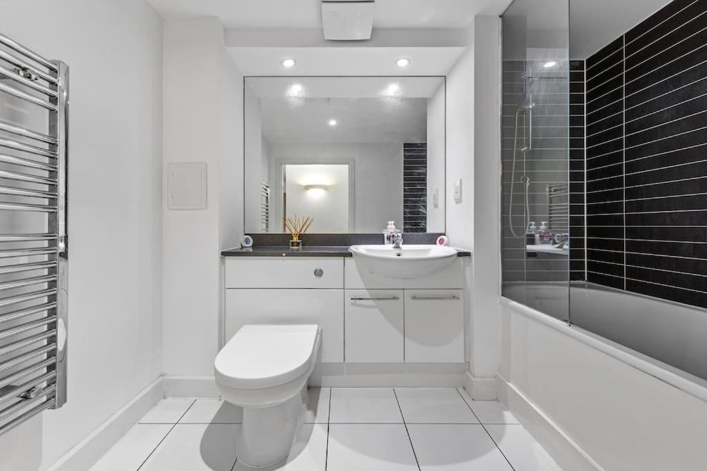 Lovely & Cosy 2 Beds Skyline View Londres