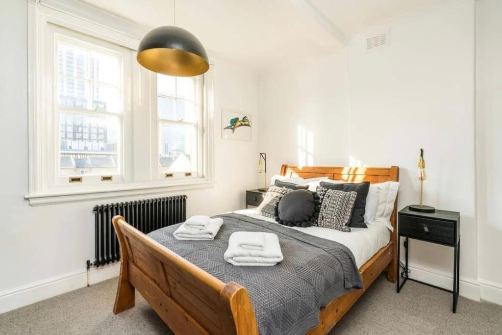 3 X Bedroom Riverside Flat With Hot Tub On Roof Terrace Appartement Londres