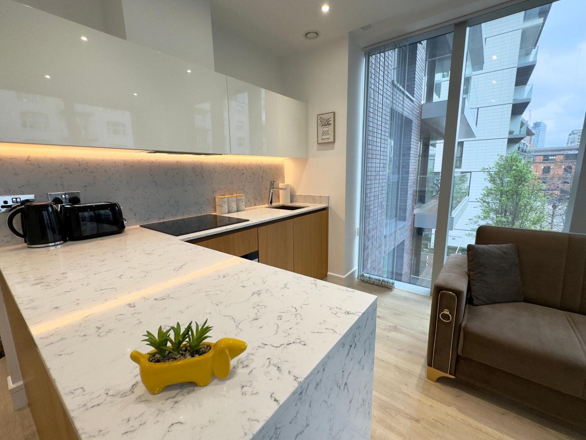 Tower Bridge, Luxury Flat With Beautiful Garden Views * Londen