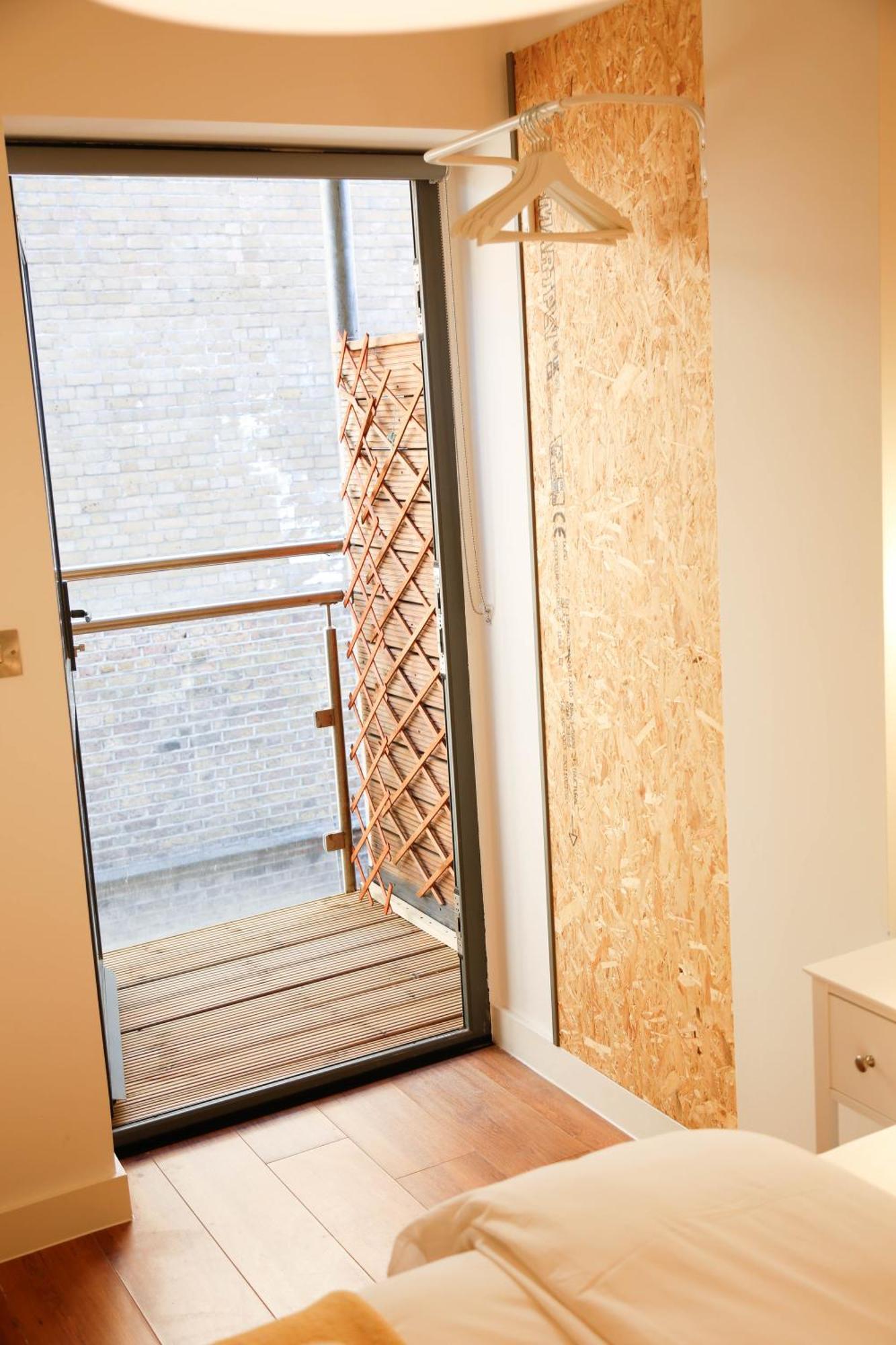 New Luxury In The Heart Of Next To Shops, Cafes, Bars & Metro With Shared Bathrooms Accommodatie bij particulieren *