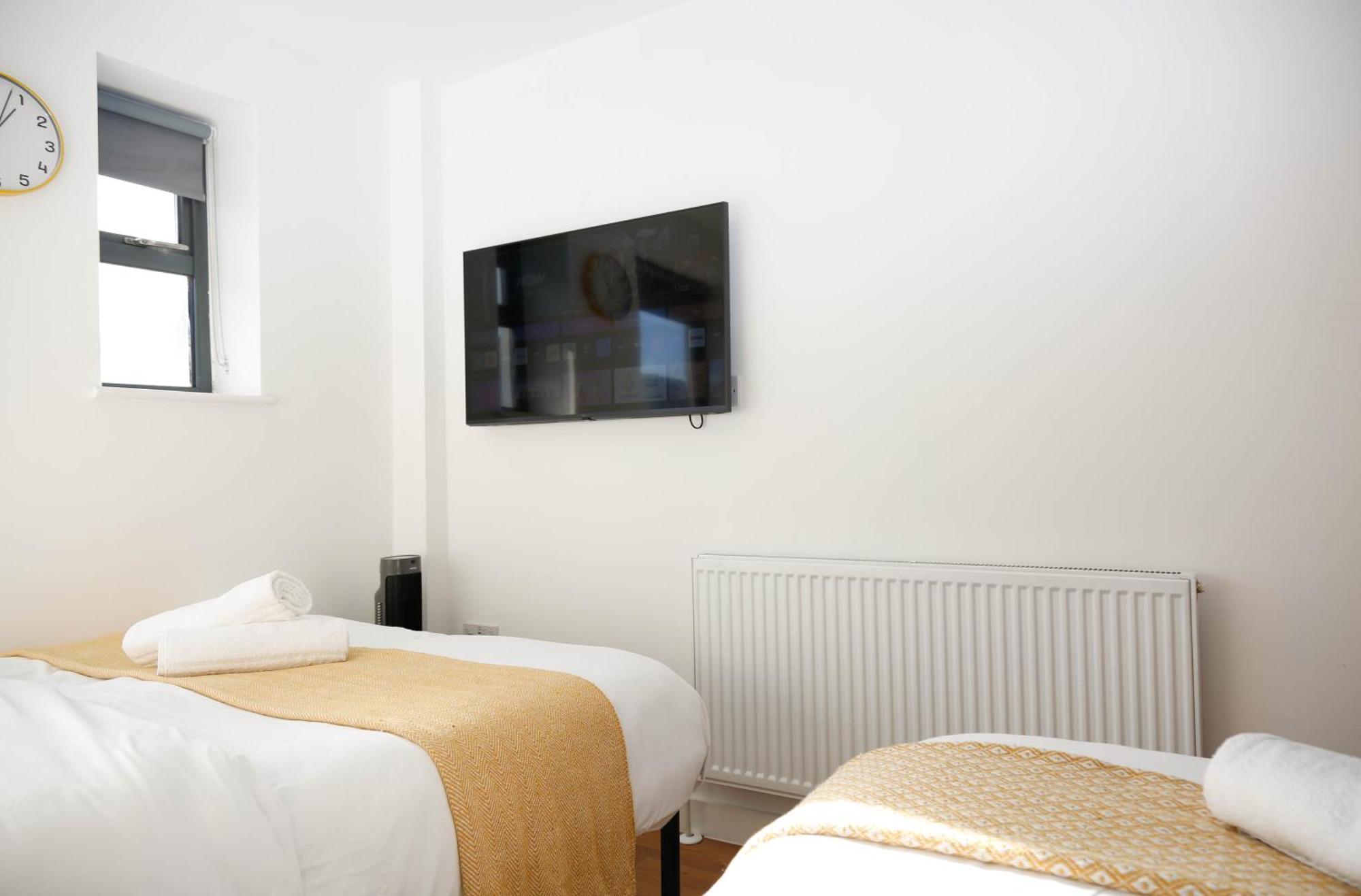 New Luxury In The Heart Of Next To Shops, Cafes, Bars & Metro With Shared Bathrooms Accommodatie bij particulieren *