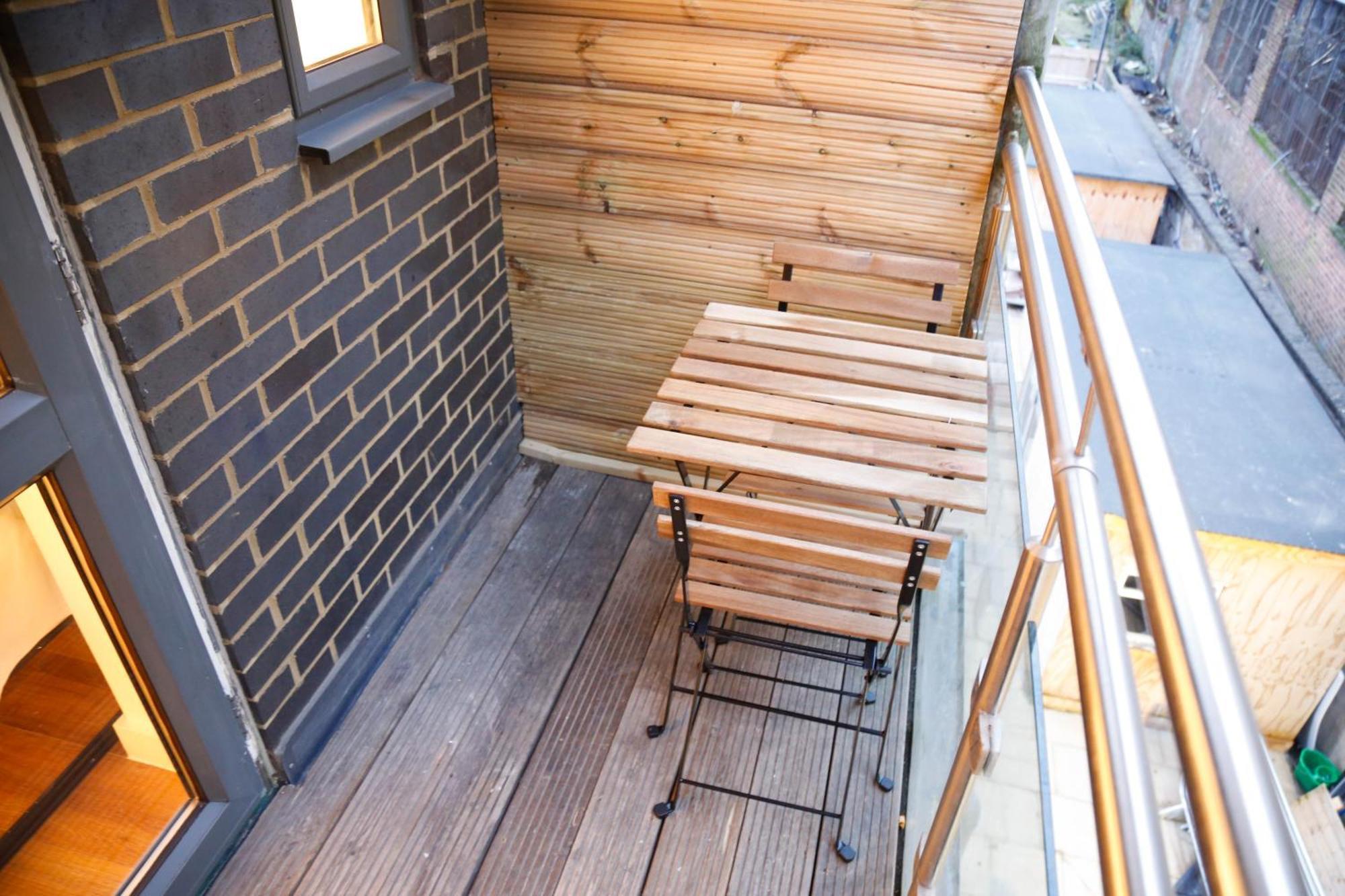 New Luxury In The Heart Of Next To Shops, Cafes, Bars & Metro With Shared Bathrooms Accommodatie bij particulieren *