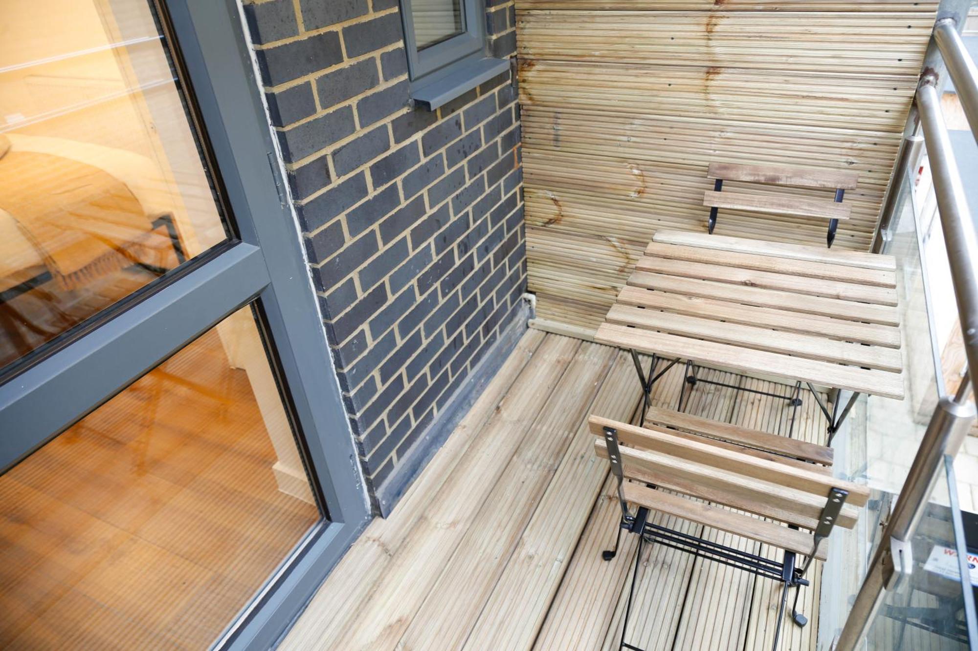New Luxury In The Heart Of Next To Shops, Cafes, Bars & Metro With Shared Bathrooms Accommodatie bij particulieren