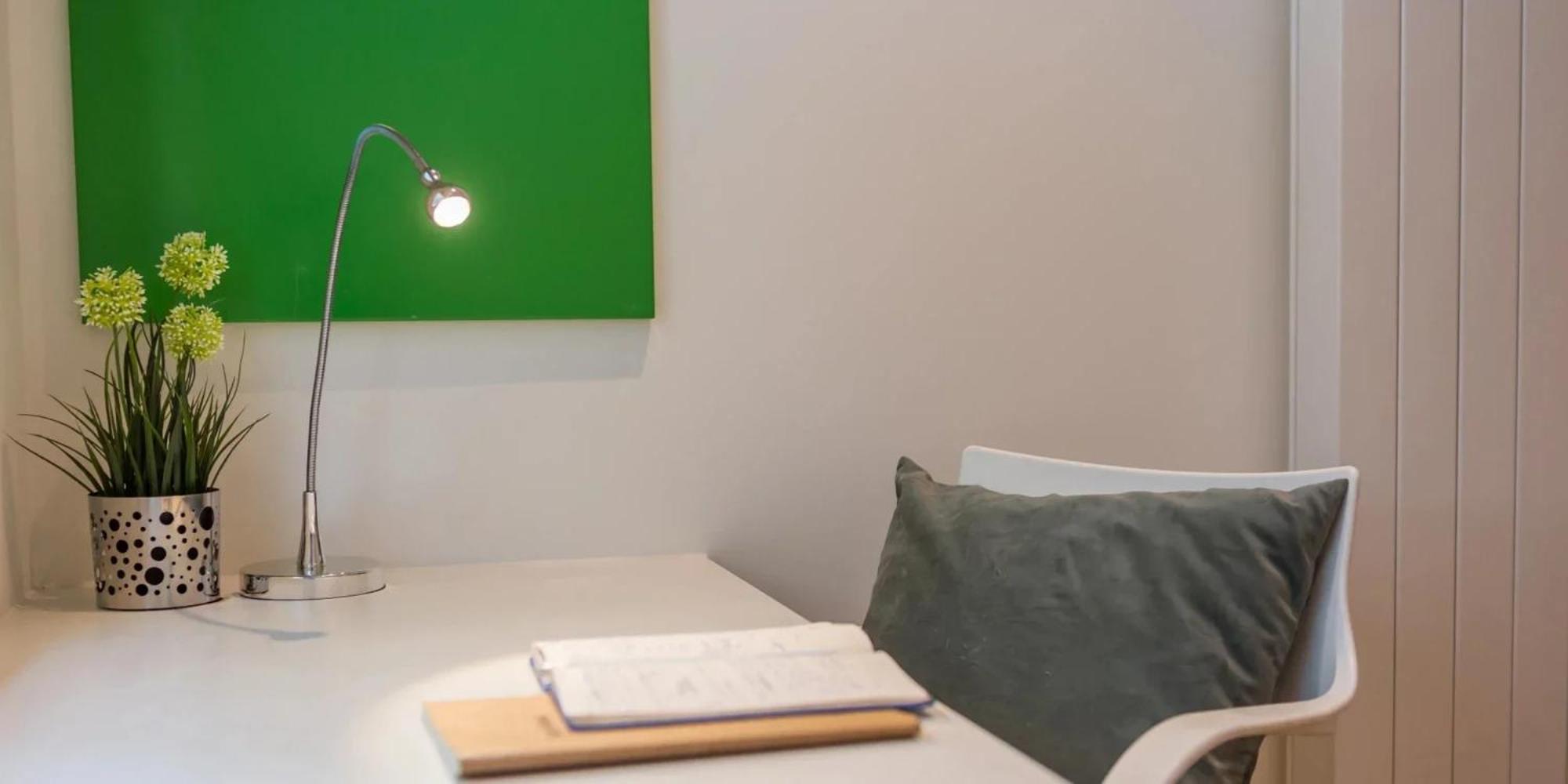 Cosy And At Chapter Aldgate In Apartment London