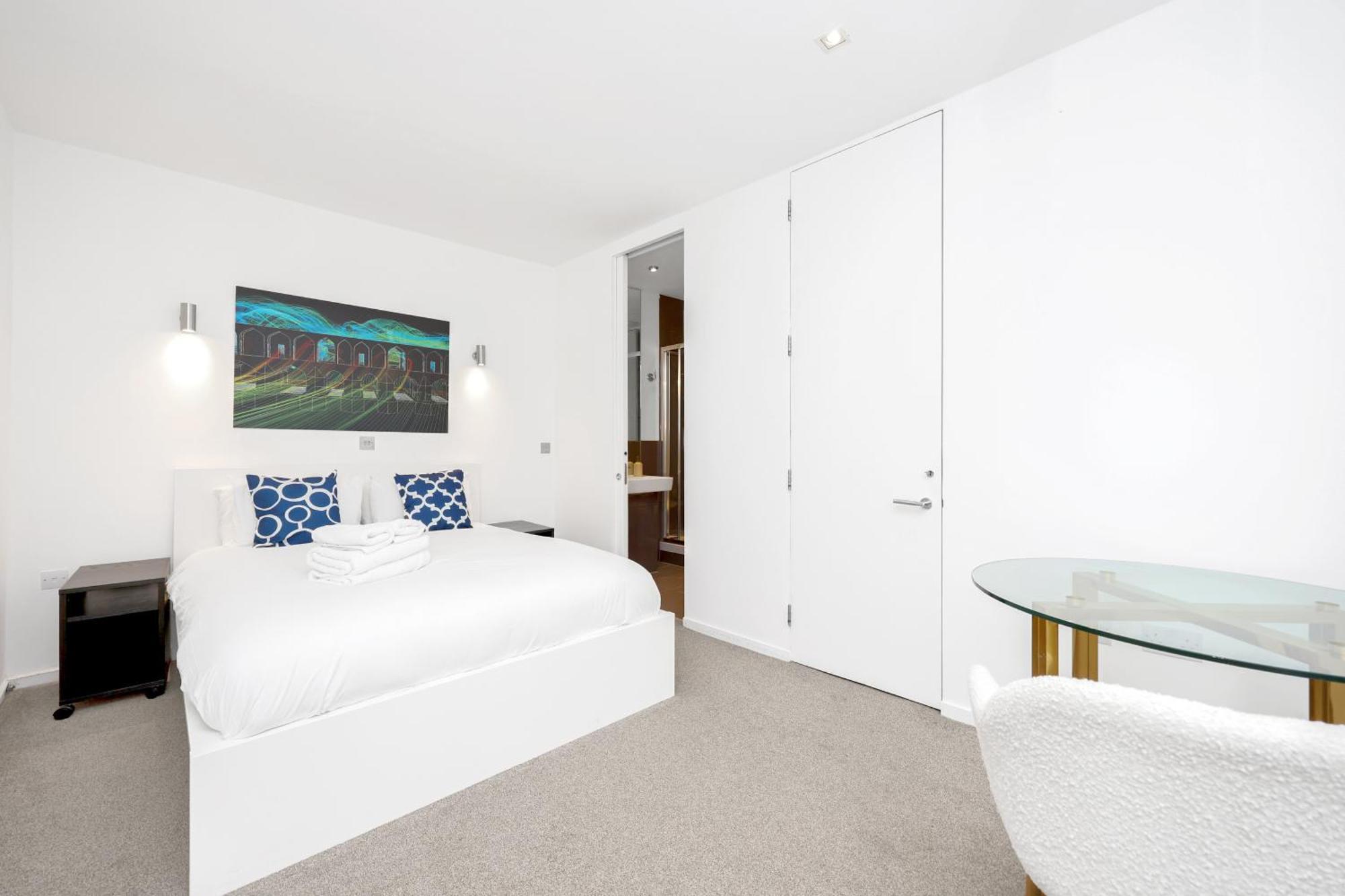 Loft-style 3 Bed Short Term & Flexible Renting Hoxton With Free Wifi & Terrace ! Hébergement de vacances