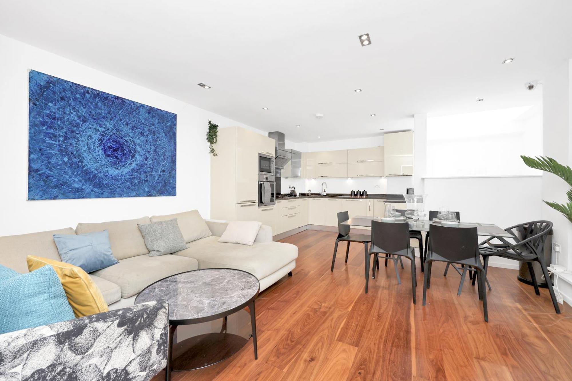Loft-style 3 Bed Short Term & Flexible Renting Hoxton With Free Wifi & Terrace ! Hébergement de vacances