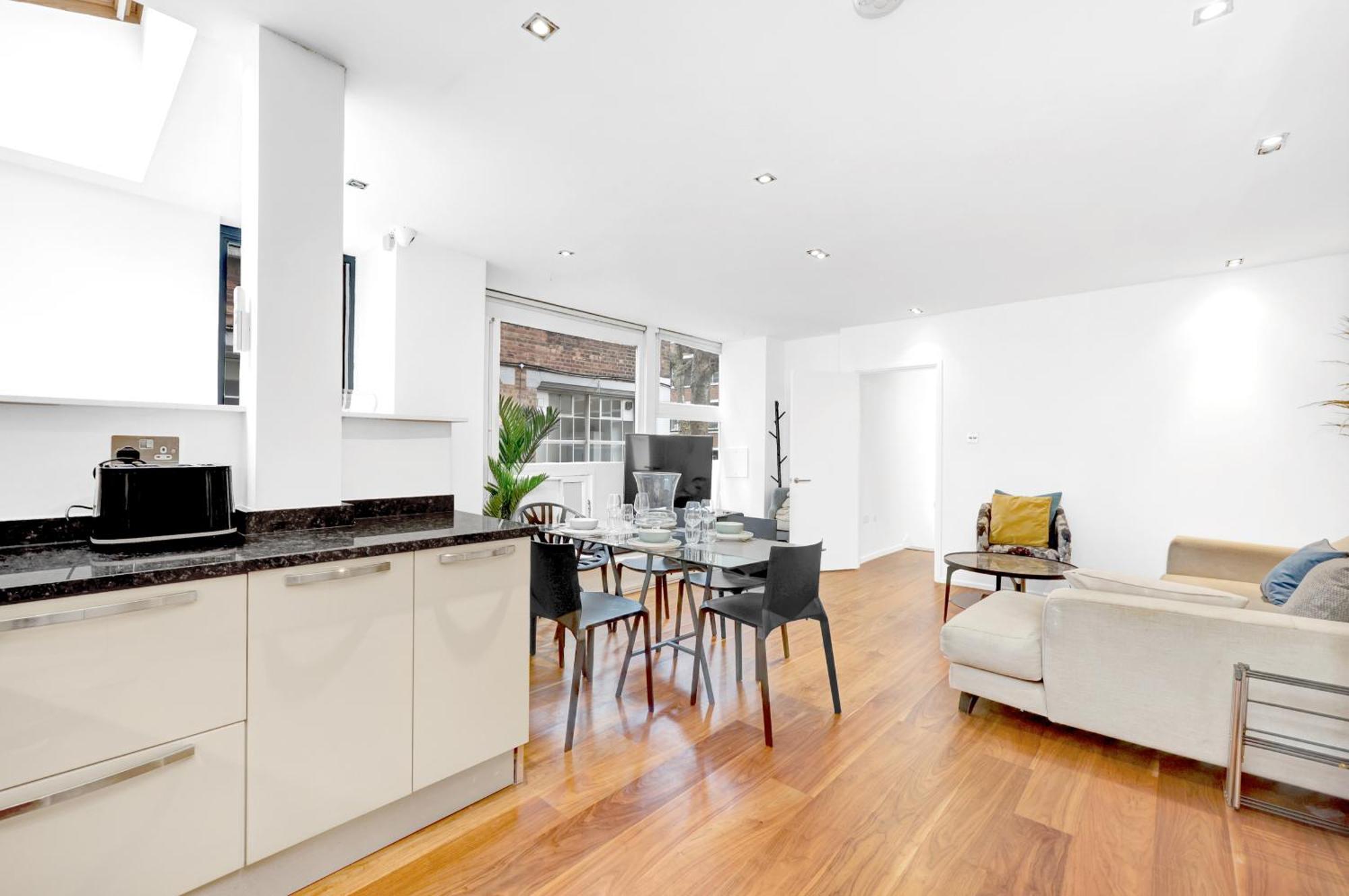 Loft-style 3 Bed Short Term & Flexible Renting Hoxton With Free Wifi & Terrace ! Hébergement de vacances *